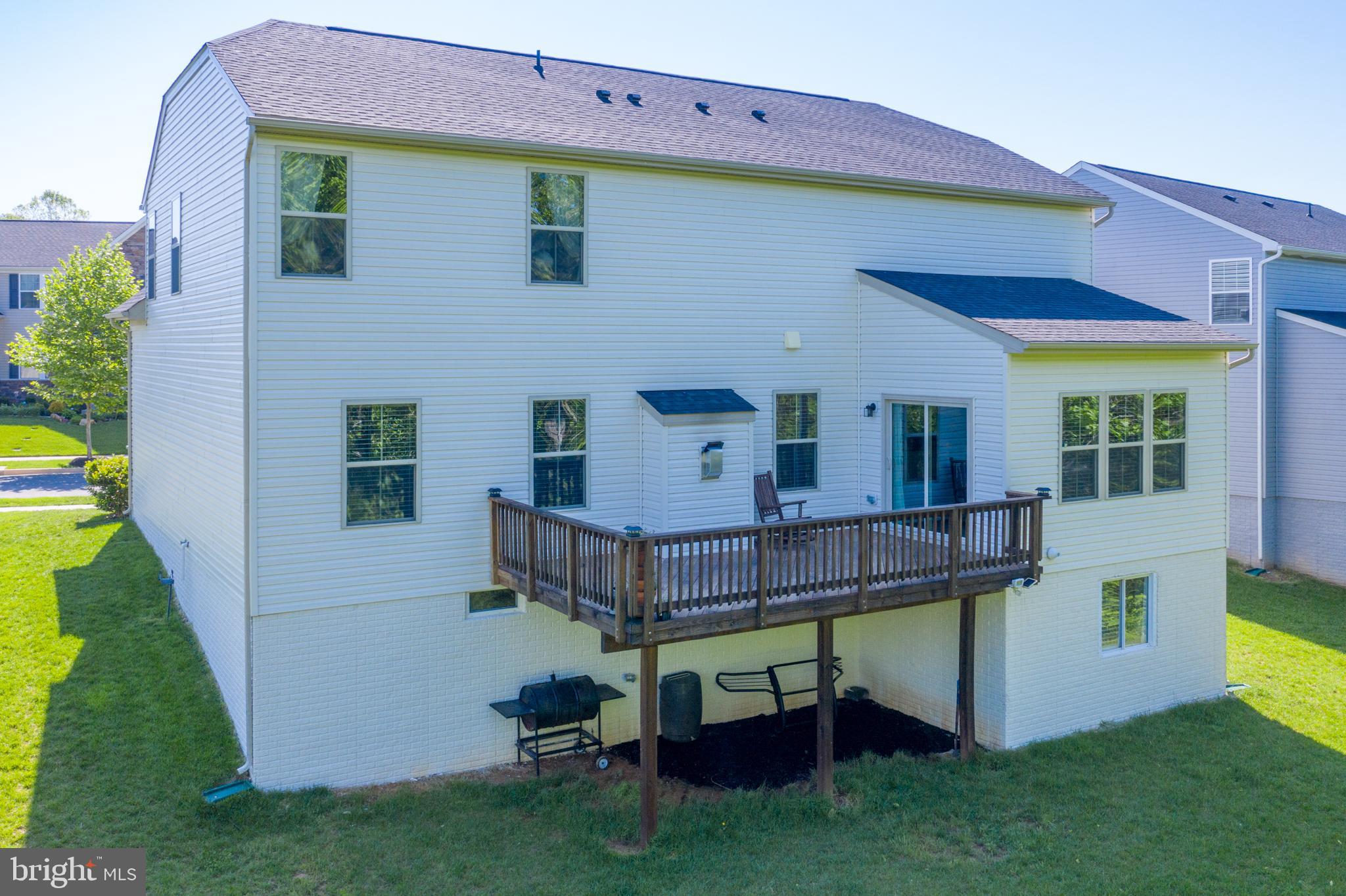 LOVETTSVILLE TOWN CENTER - Residential