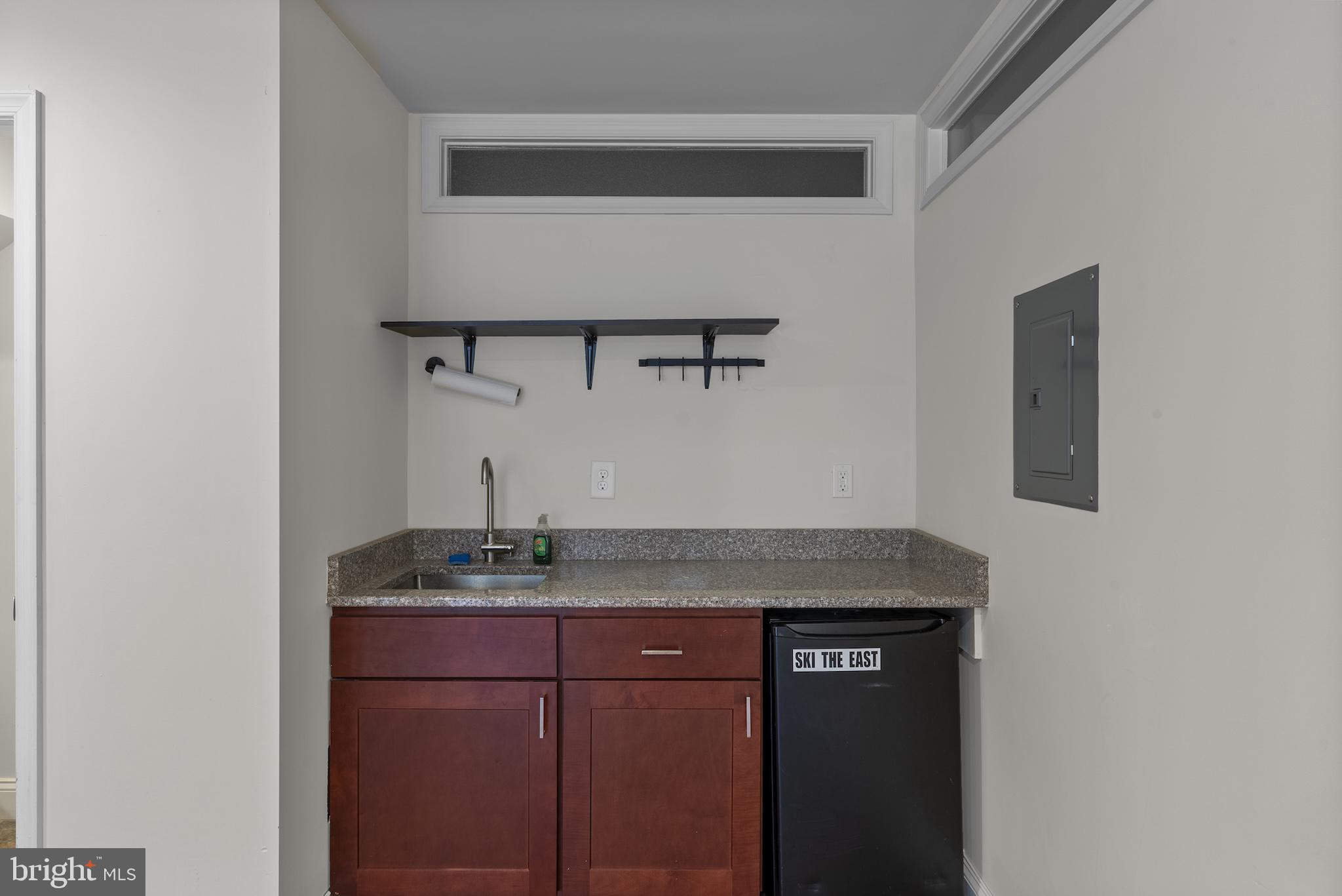 RIVERSIDE PARK - Residential Lease