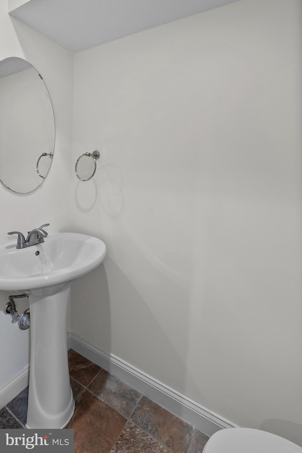 RIVERSIDE PARK - Residential Lease