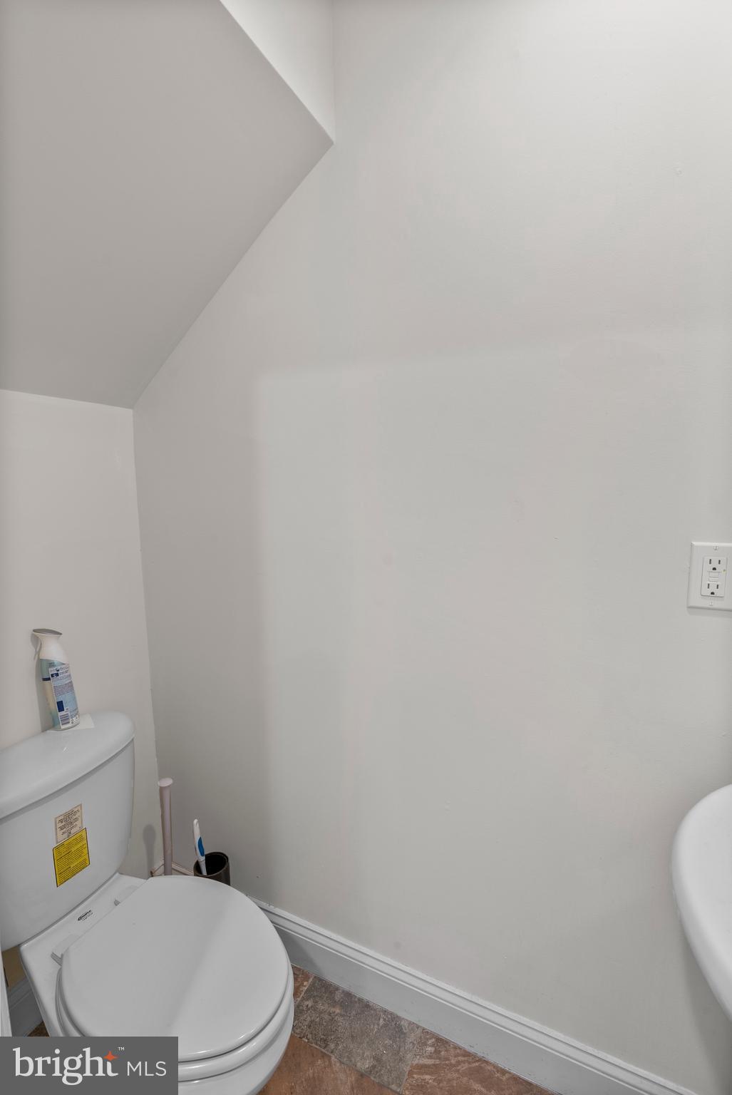 RIVERSIDE PARK - Residential Lease