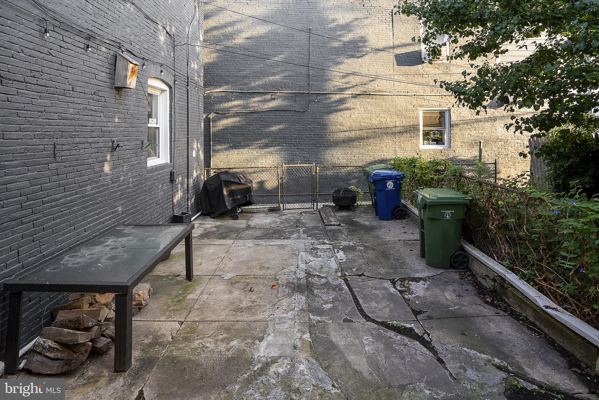 RIVERSIDE PARK - Residential Lease