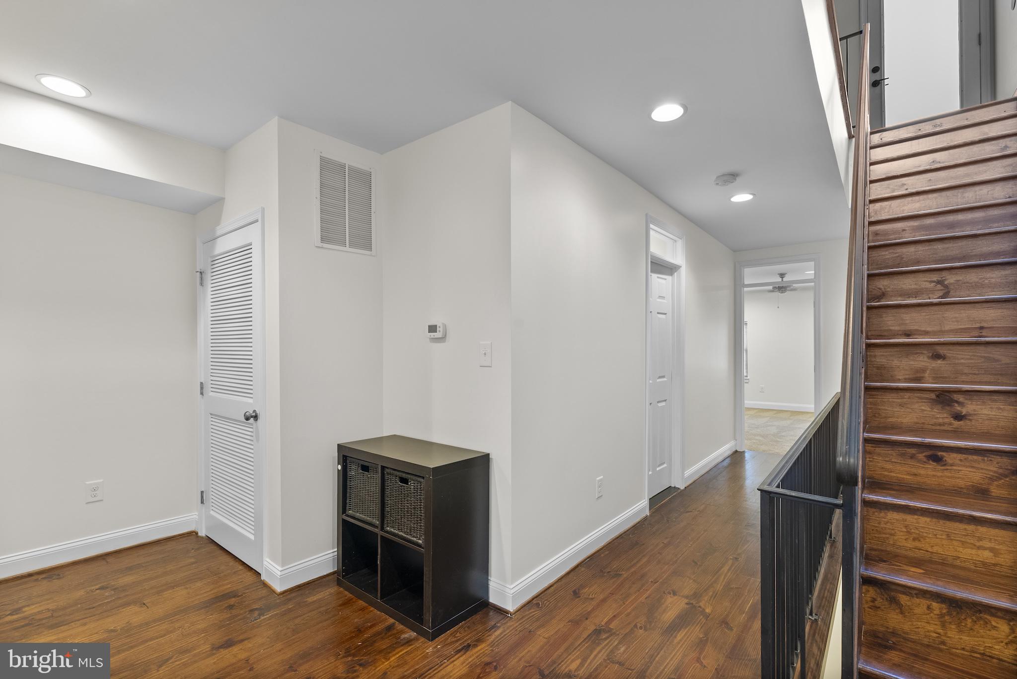 RIVERSIDE PARK - Residential Lease