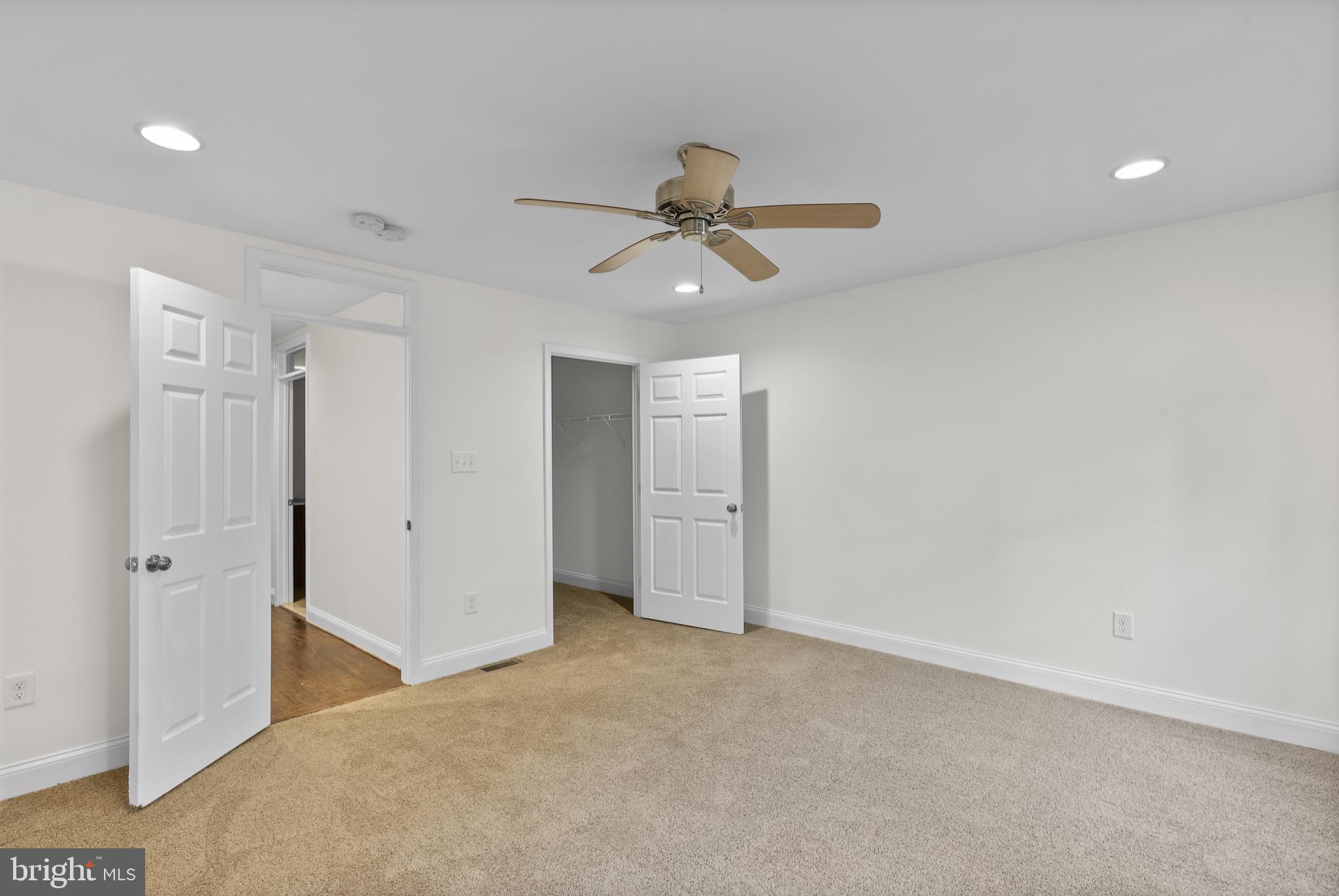 RIVERSIDE PARK - Residential Lease