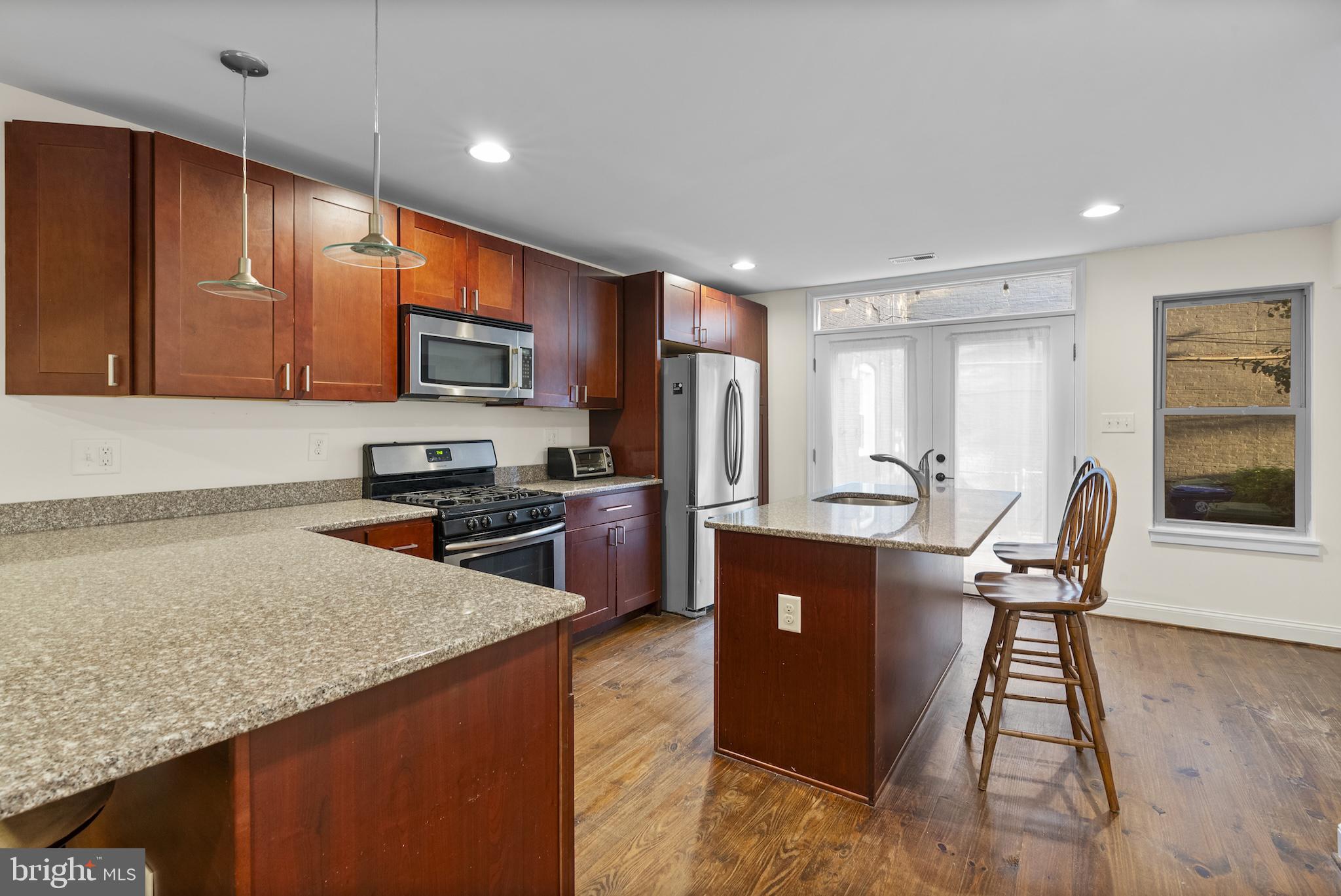 RIVERSIDE PARK - Residential Lease