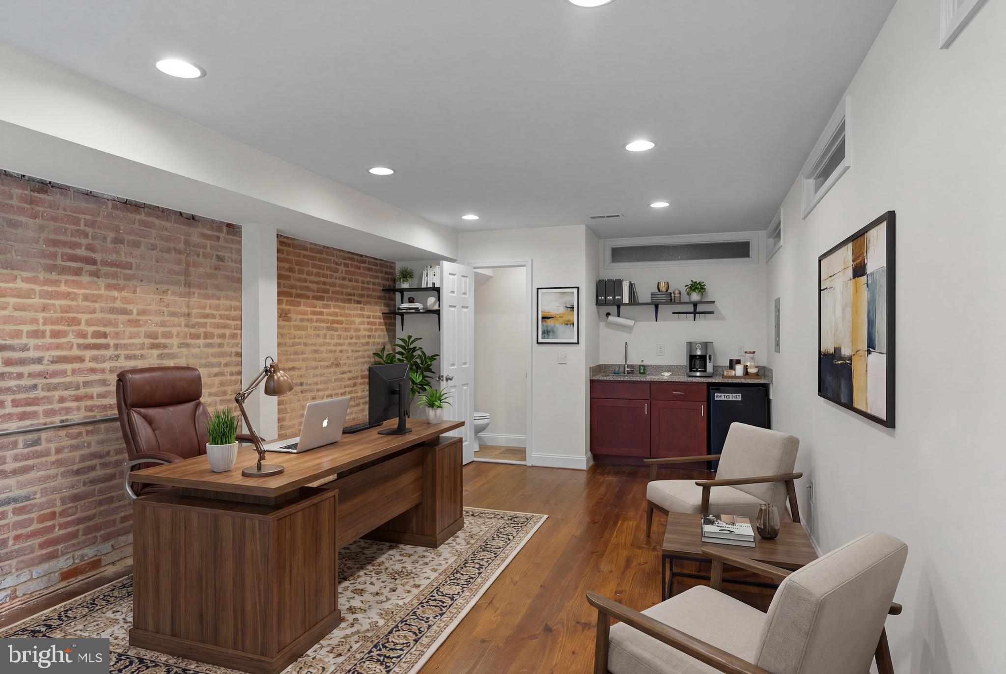 RIVERSIDE PARK - Residential Lease