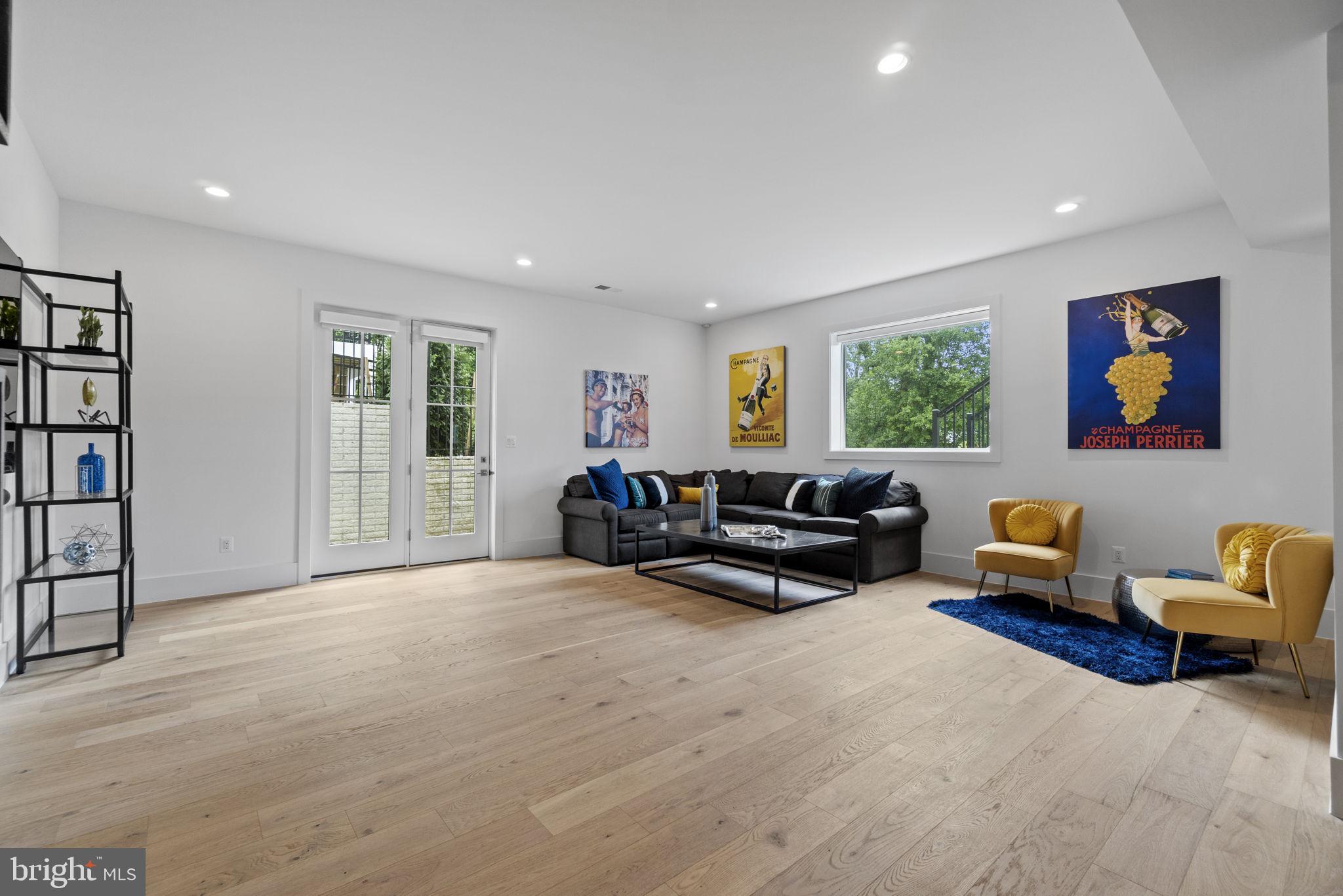 RETREAT AT MCLEAN AND MEHR FARM - Residential