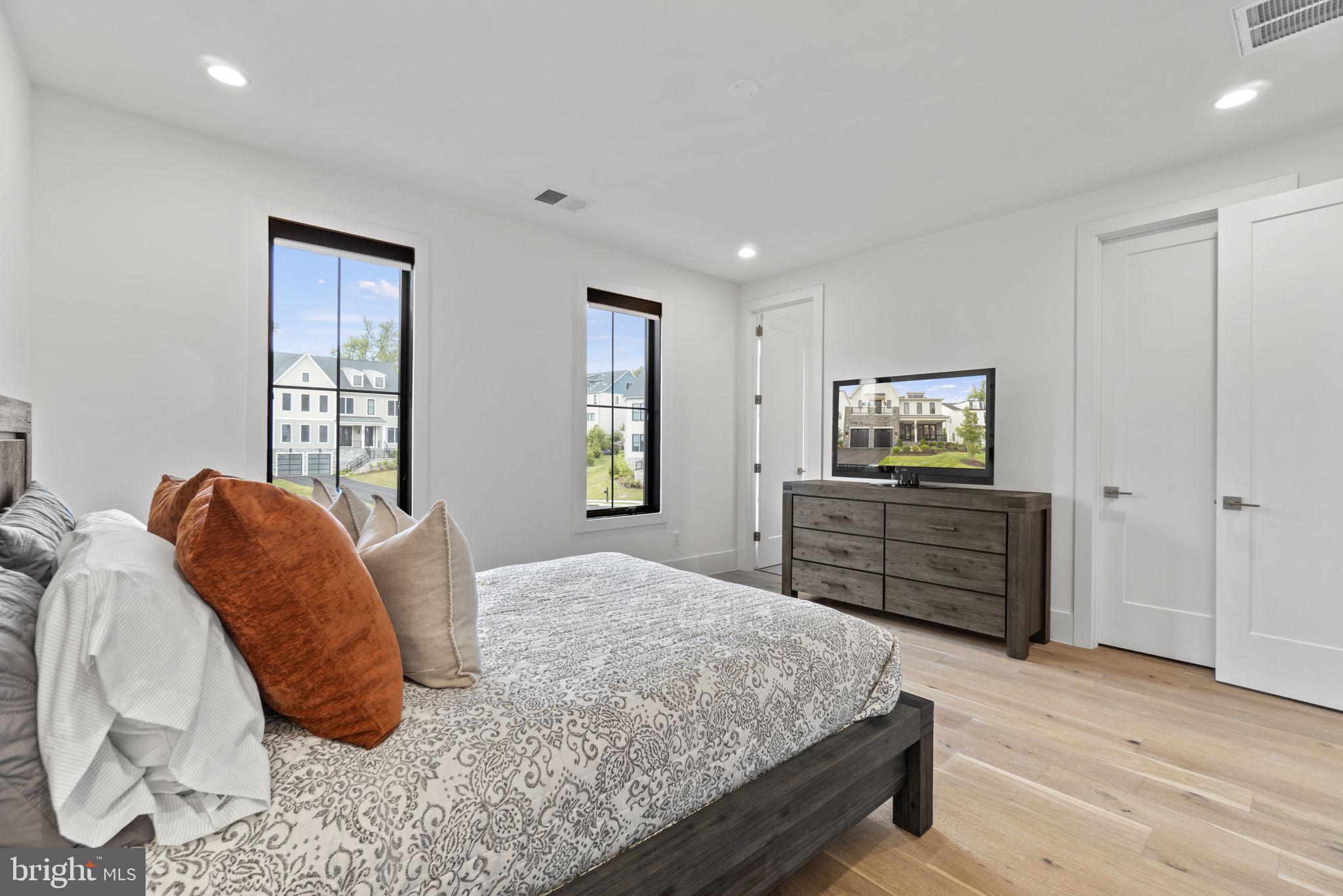 RETREAT AT MCLEAN AND MEHR FARM - Residential