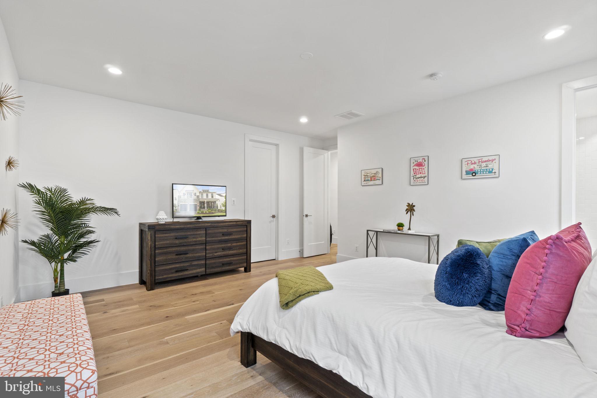 RETREAT AT MCLEAN AND MEHR FARM - Residential