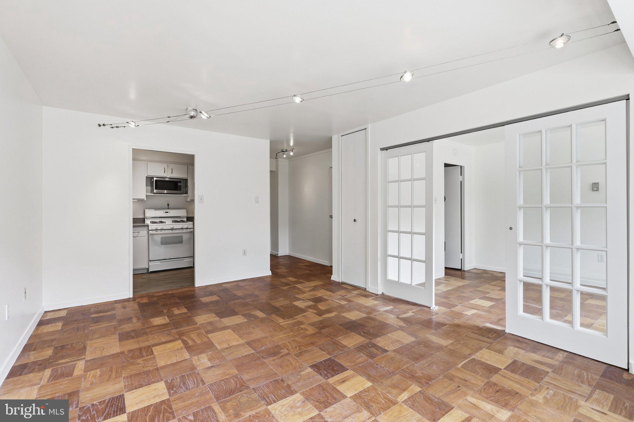 5410 CONNECTICUT AVENUE NW 208