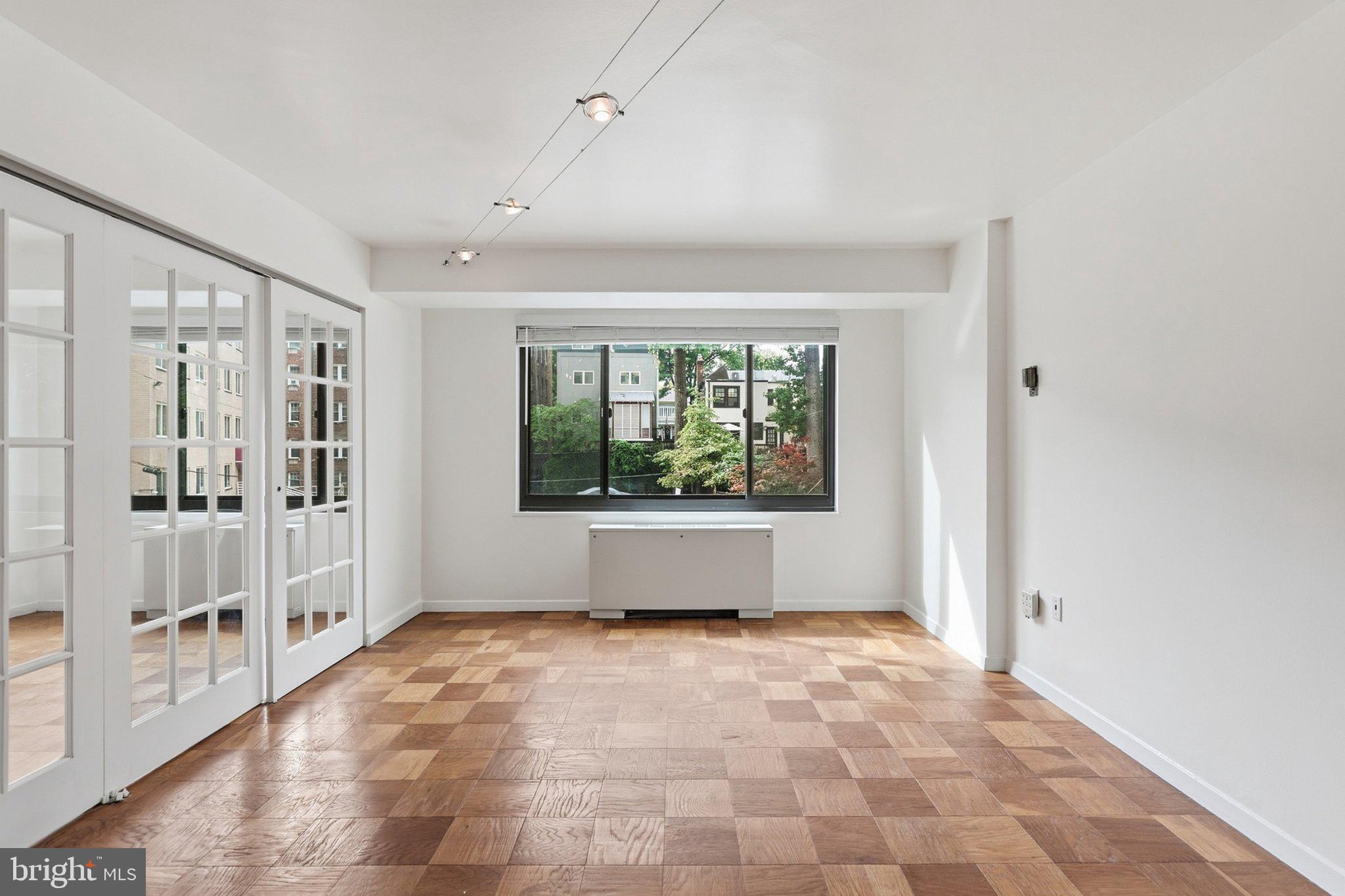 5410 CONNECTICUT AVENUE NW 208