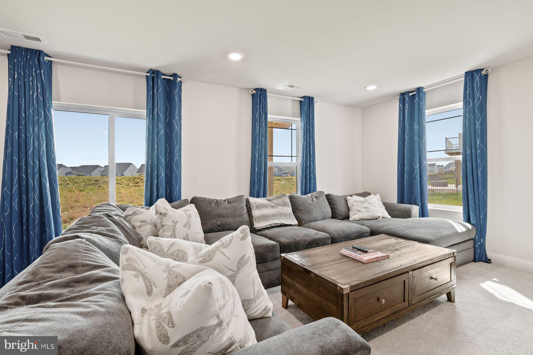 PLANTATION LAKES - Residential