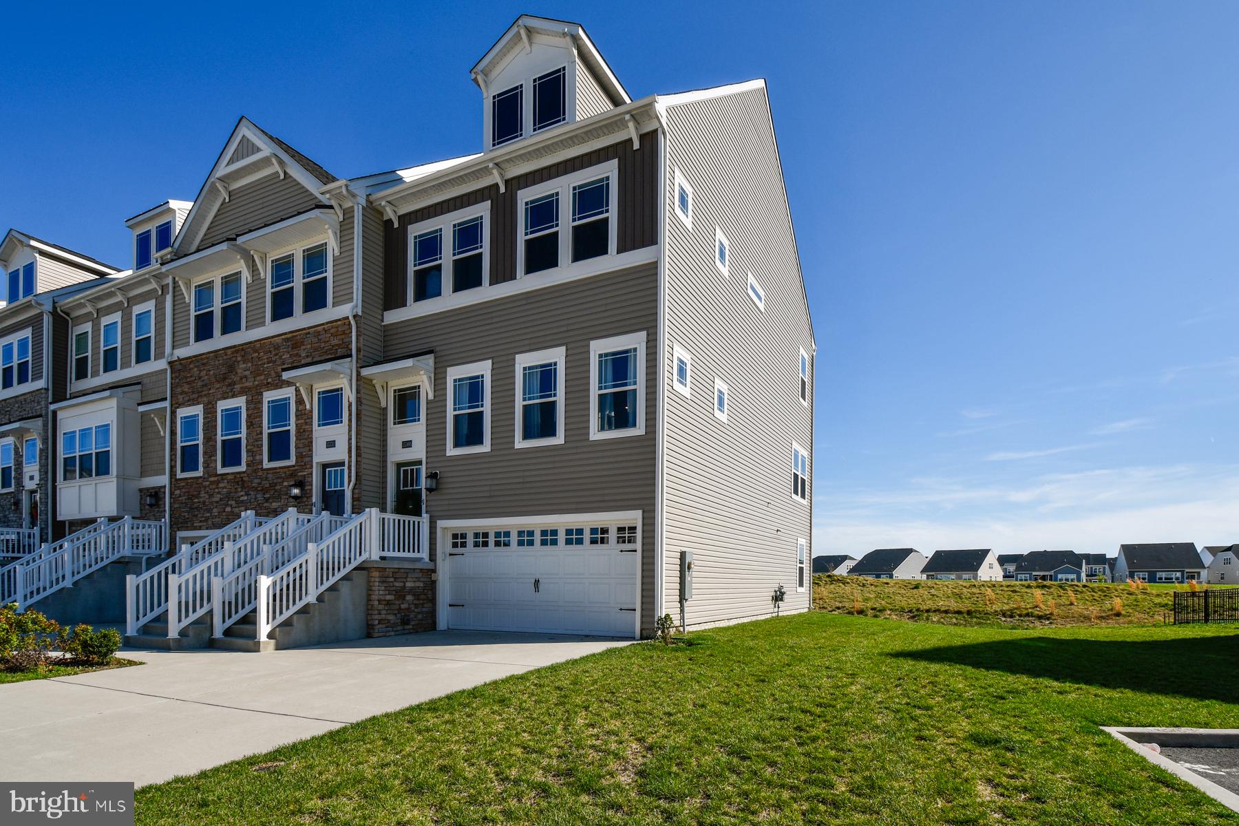 PLANTATION LAKES - Residential