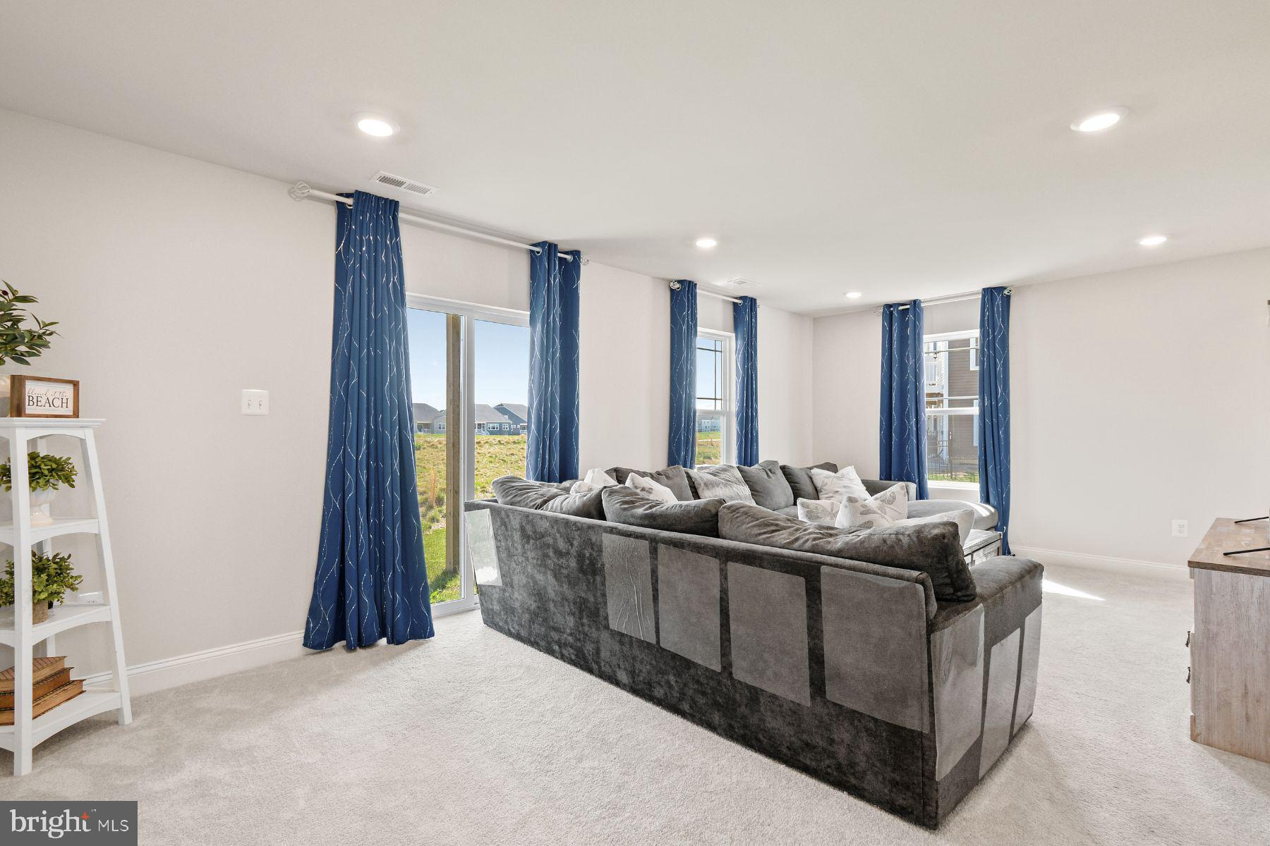 PLANTATION LAKES - Residential