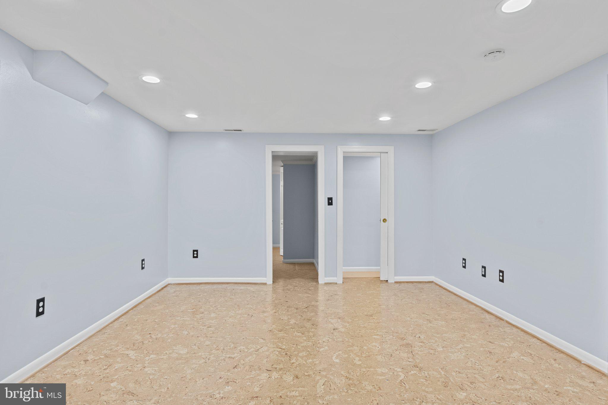 WILDWOOD MANOR - Residential Lease