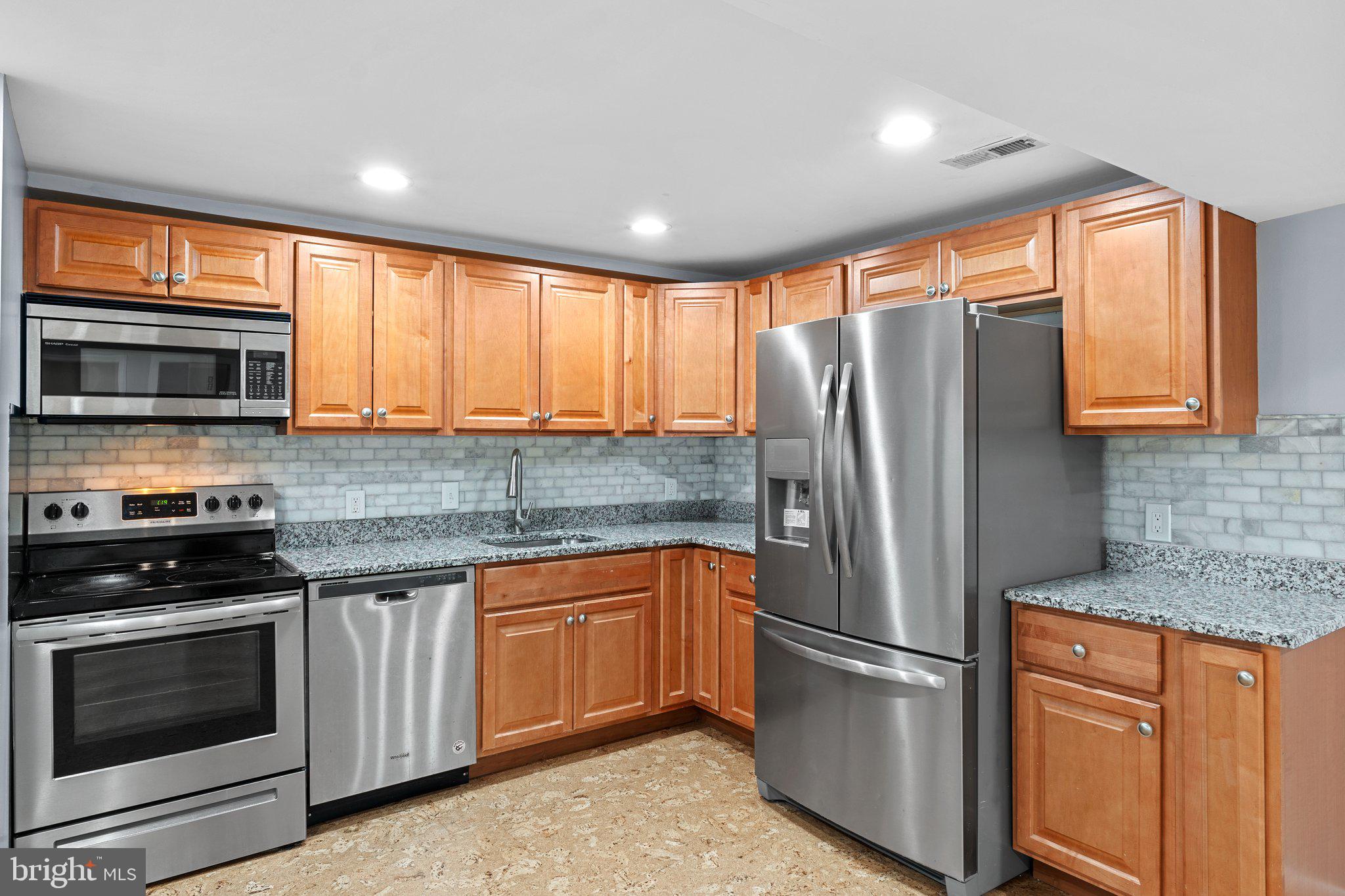 WILDWOOD MANOR - Residential Lease