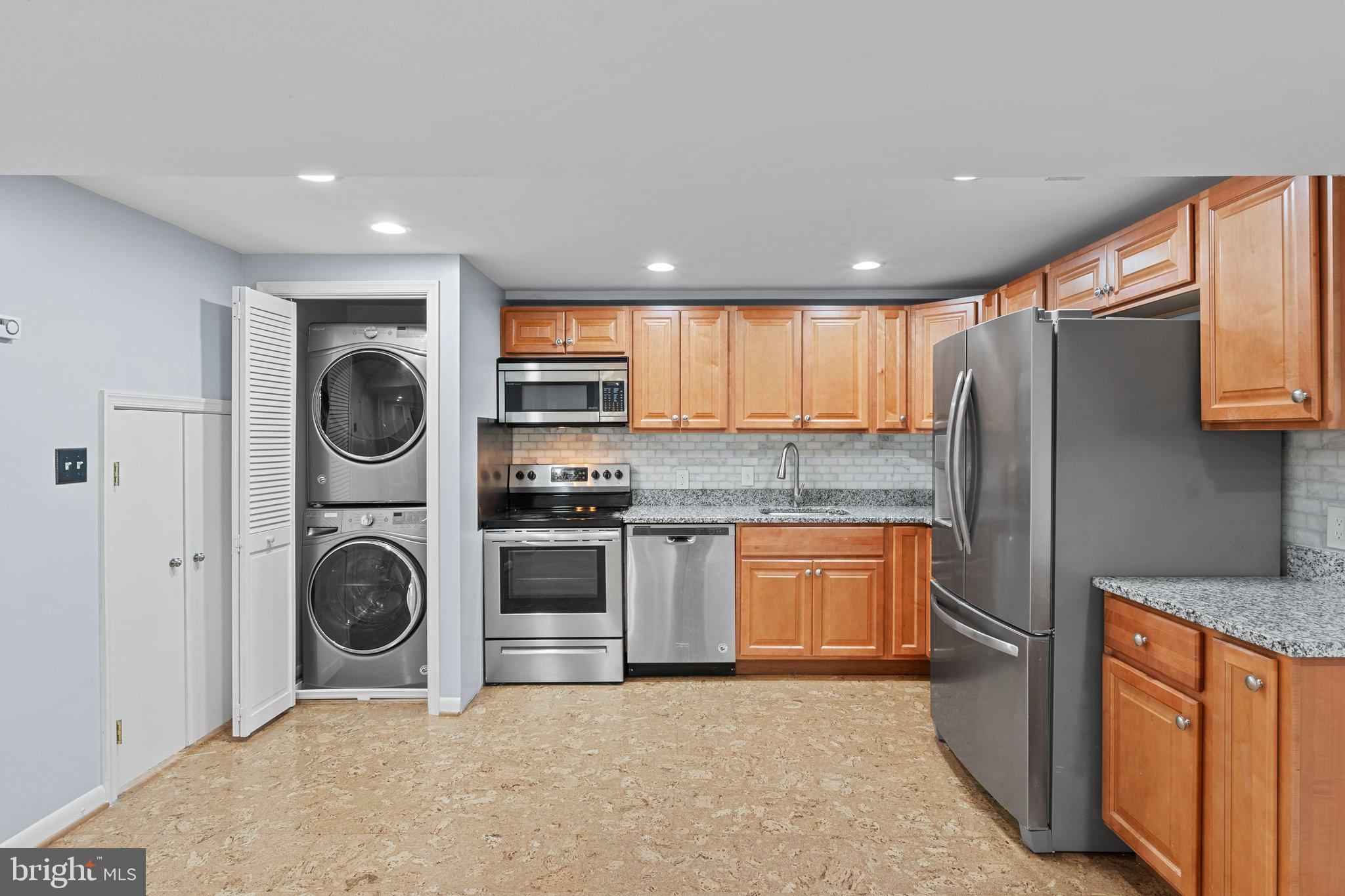 WILDWOOD MANOR - Residential Lease