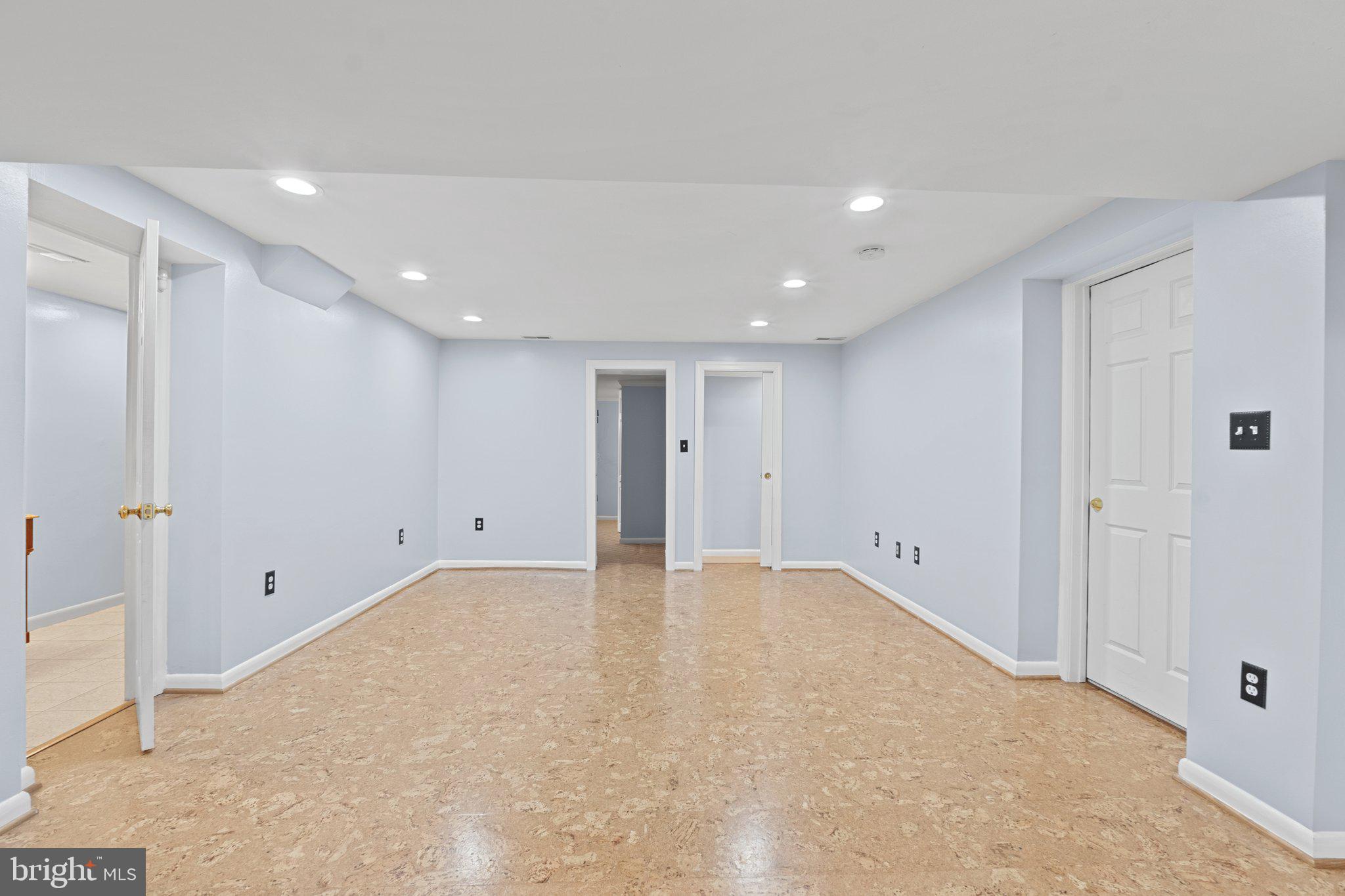 WILDWOOD MANOR - Residential Lease