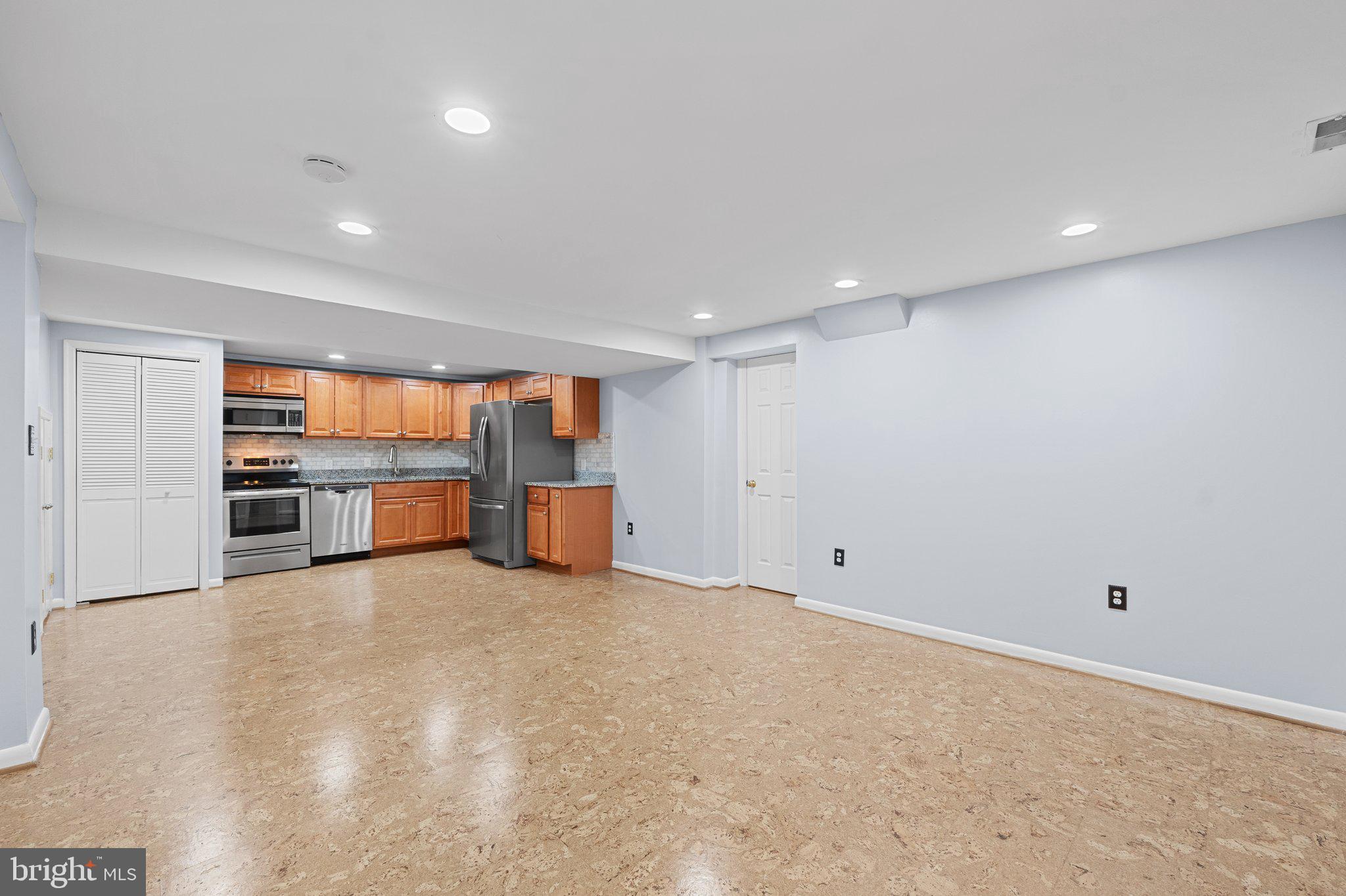 WILDWOOD MANOR - Residential Lease