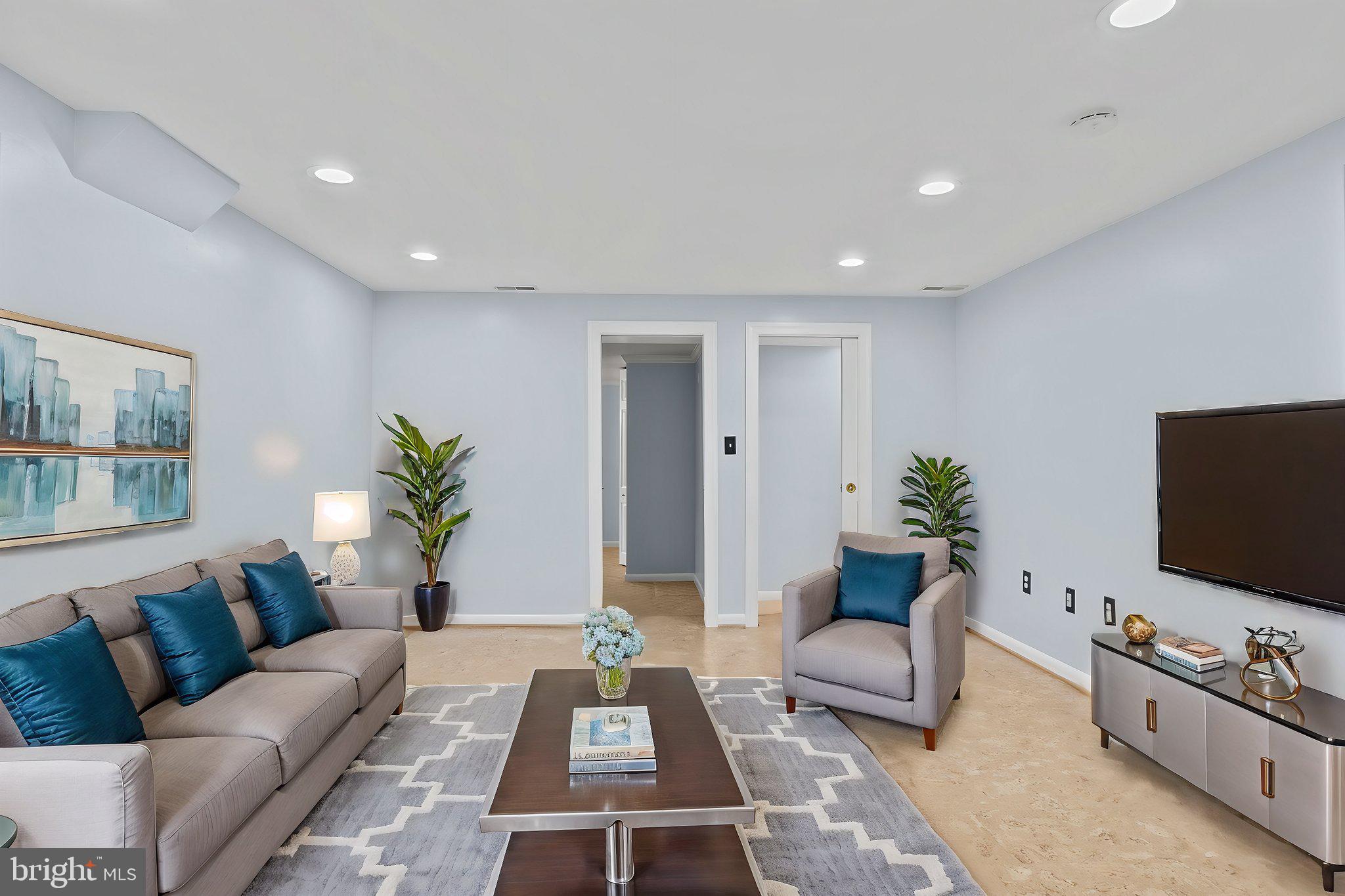 WILDWOOD MANOR - Residential Lease