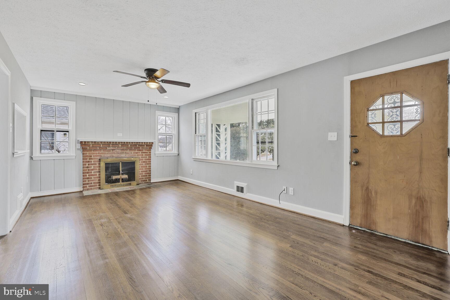530 W MONTGOMERY AVENUE