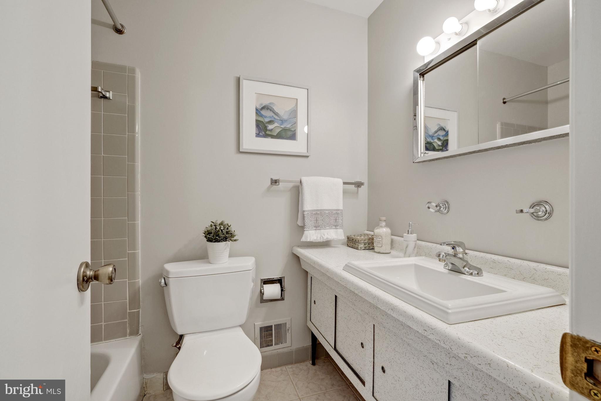 REGENCY ESTATES - Residential