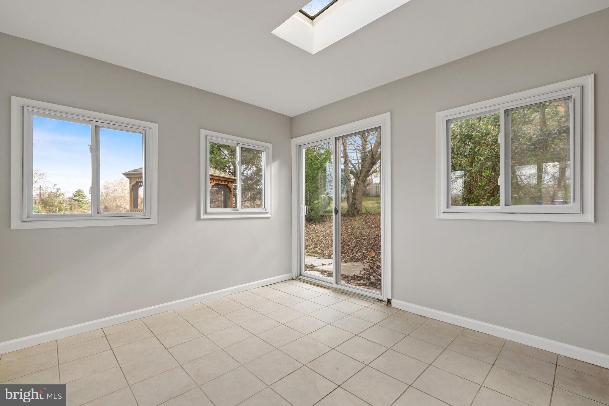 REGENCY ESTATES - Residential