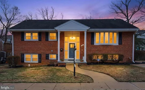 400 N Madison Street, Arlington, VA MLS: VAAR2069010