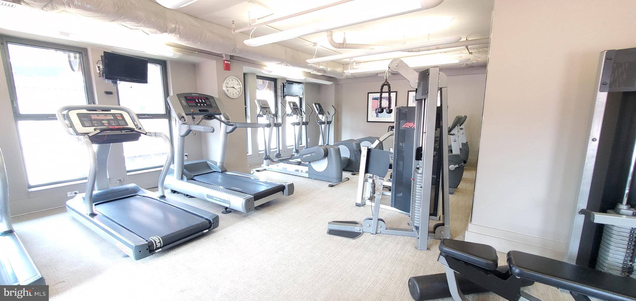 777 NW 7TH STREET NW 906