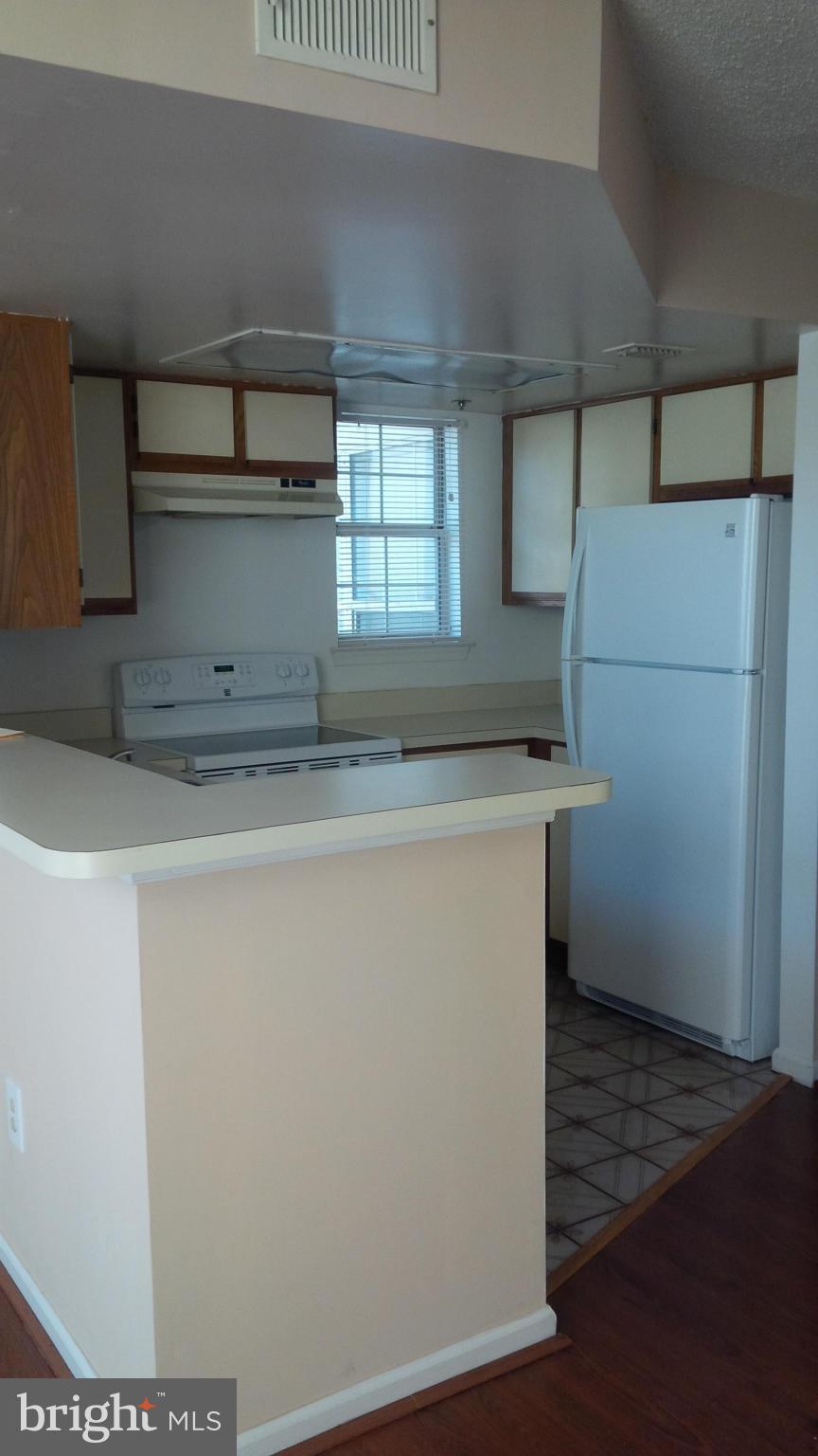 VISTAS AT LAUREL LAKES - Residential Lease