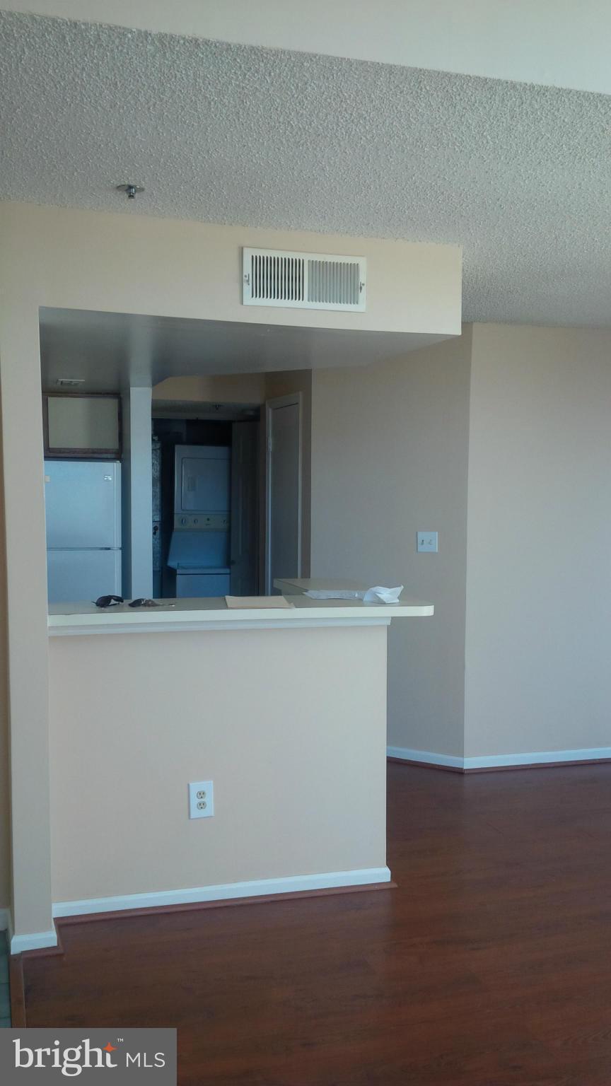 VISTAS AT LAUREL LAKES - Residential Lease