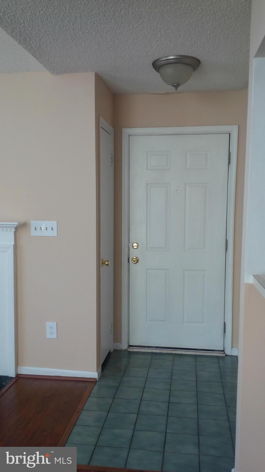 VISTAS AT LAUREL LAKES - Residential Lease