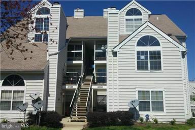 VISTAS AT LAUREL LAKES - Residential Lease