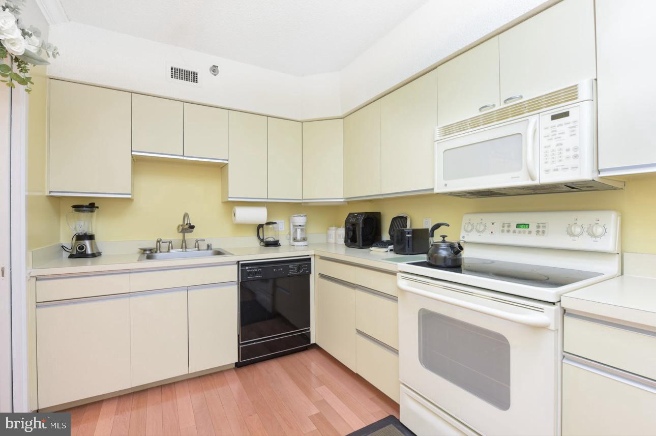 SKYLINE SQUARE CONDO - Residential