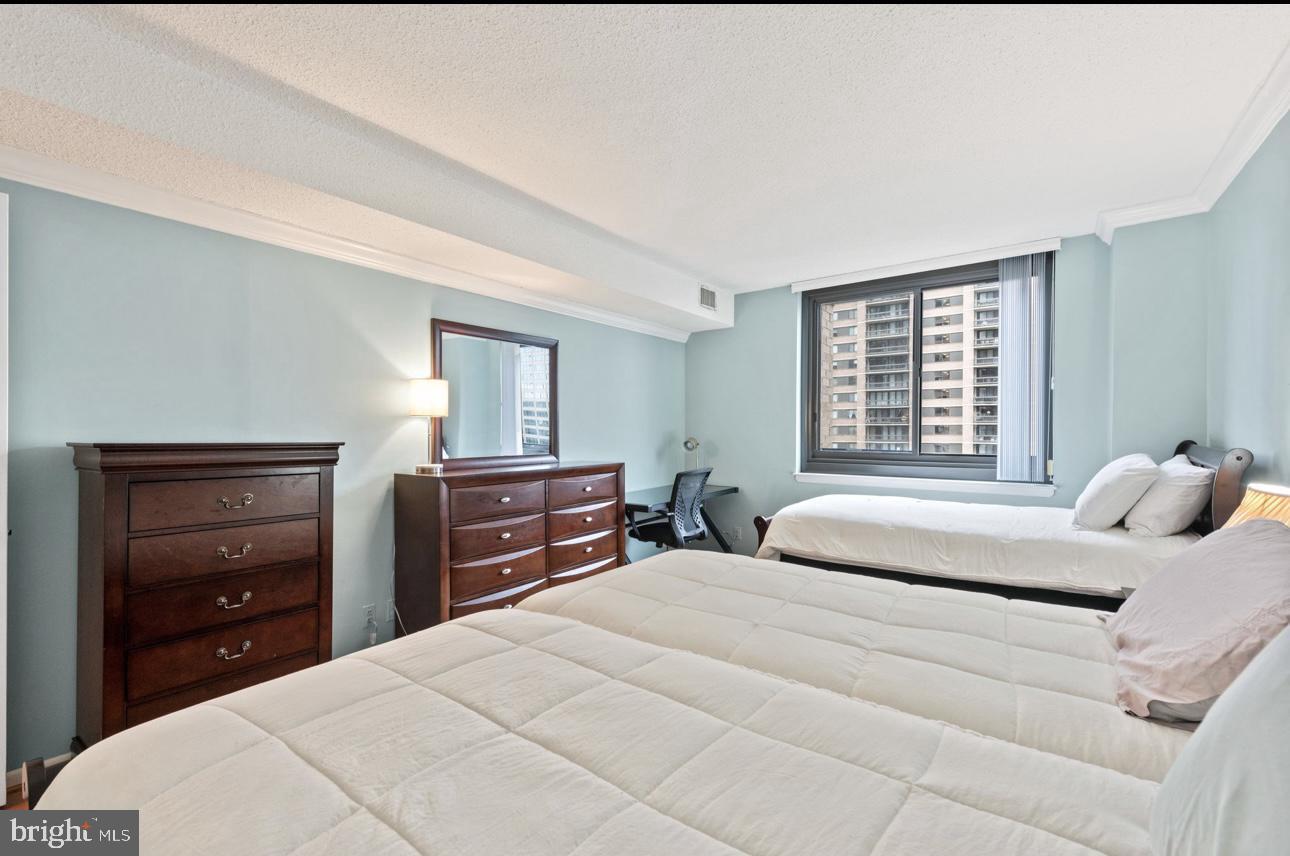 SKYLINE SQUARE CONDO - Residential