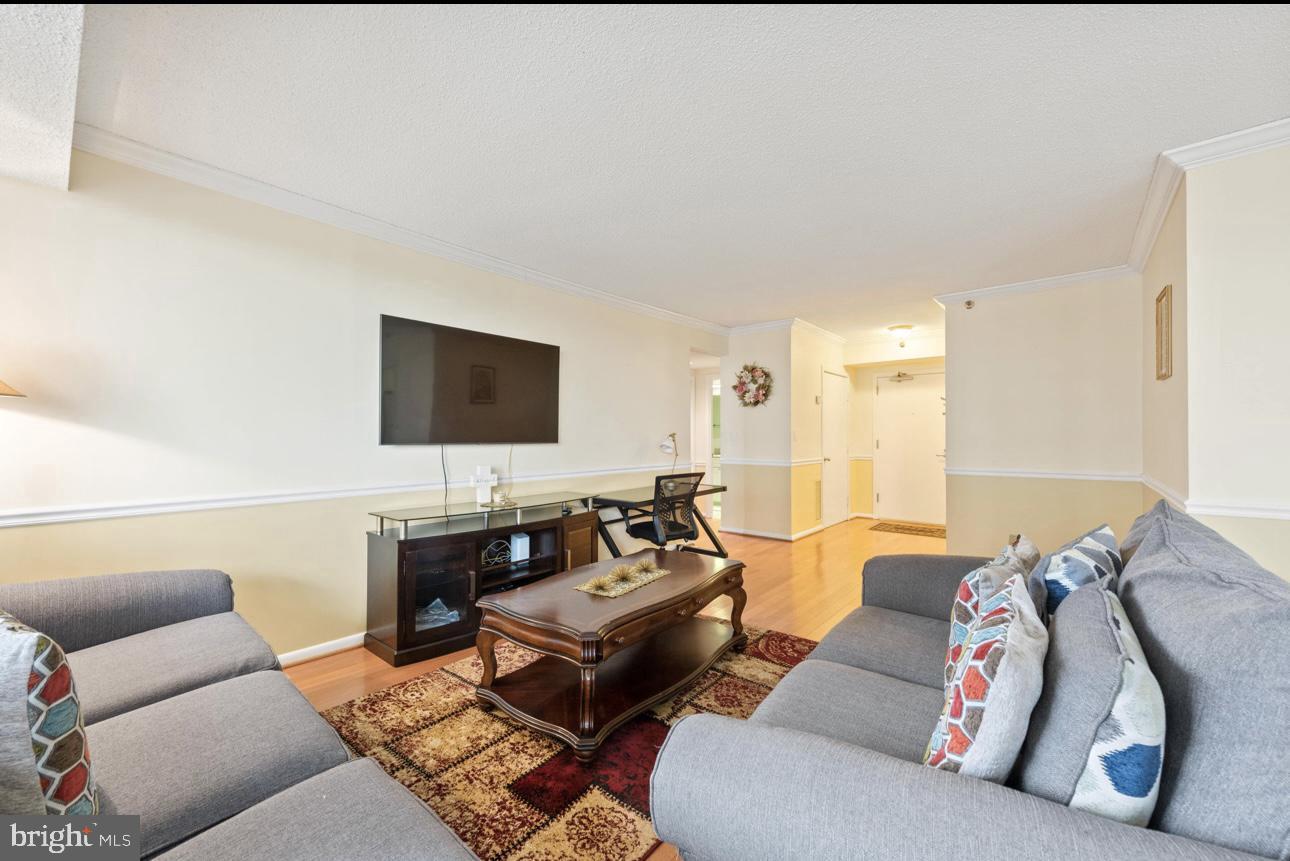 SKYLINE SQUARE CONDO - Residential