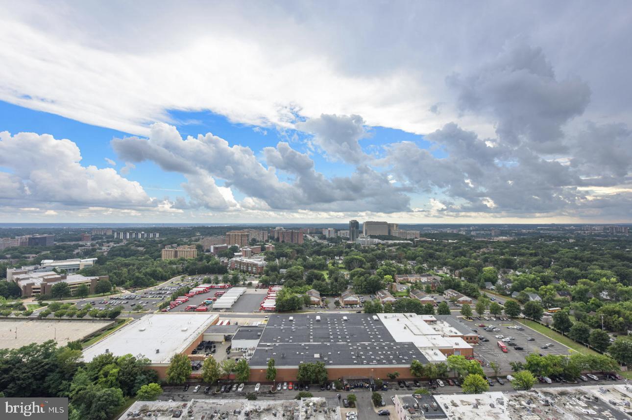 SKYLINE SQUARE CONDO - Residential