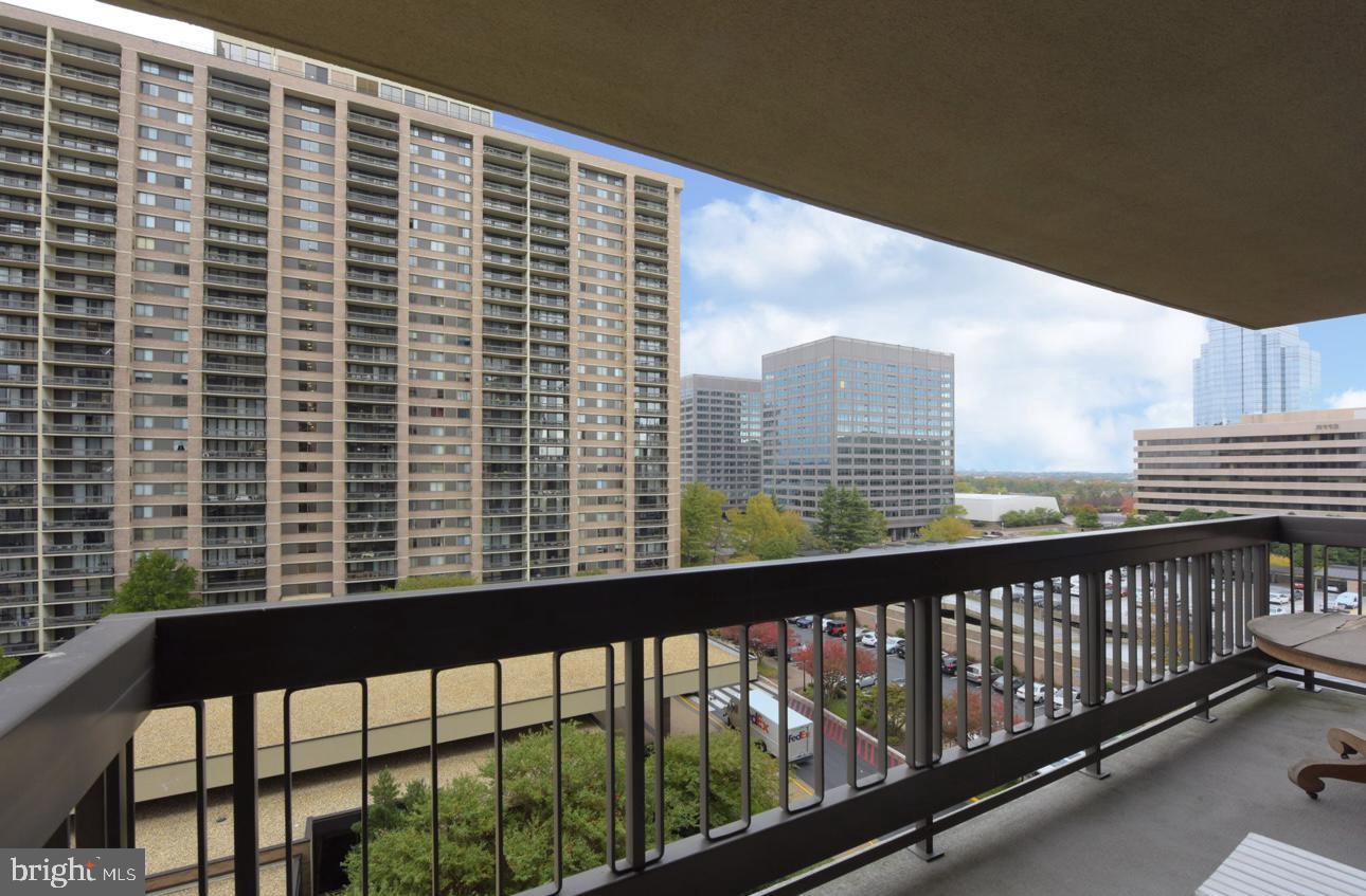 SKYLINE SQUARE CONDO - Residential