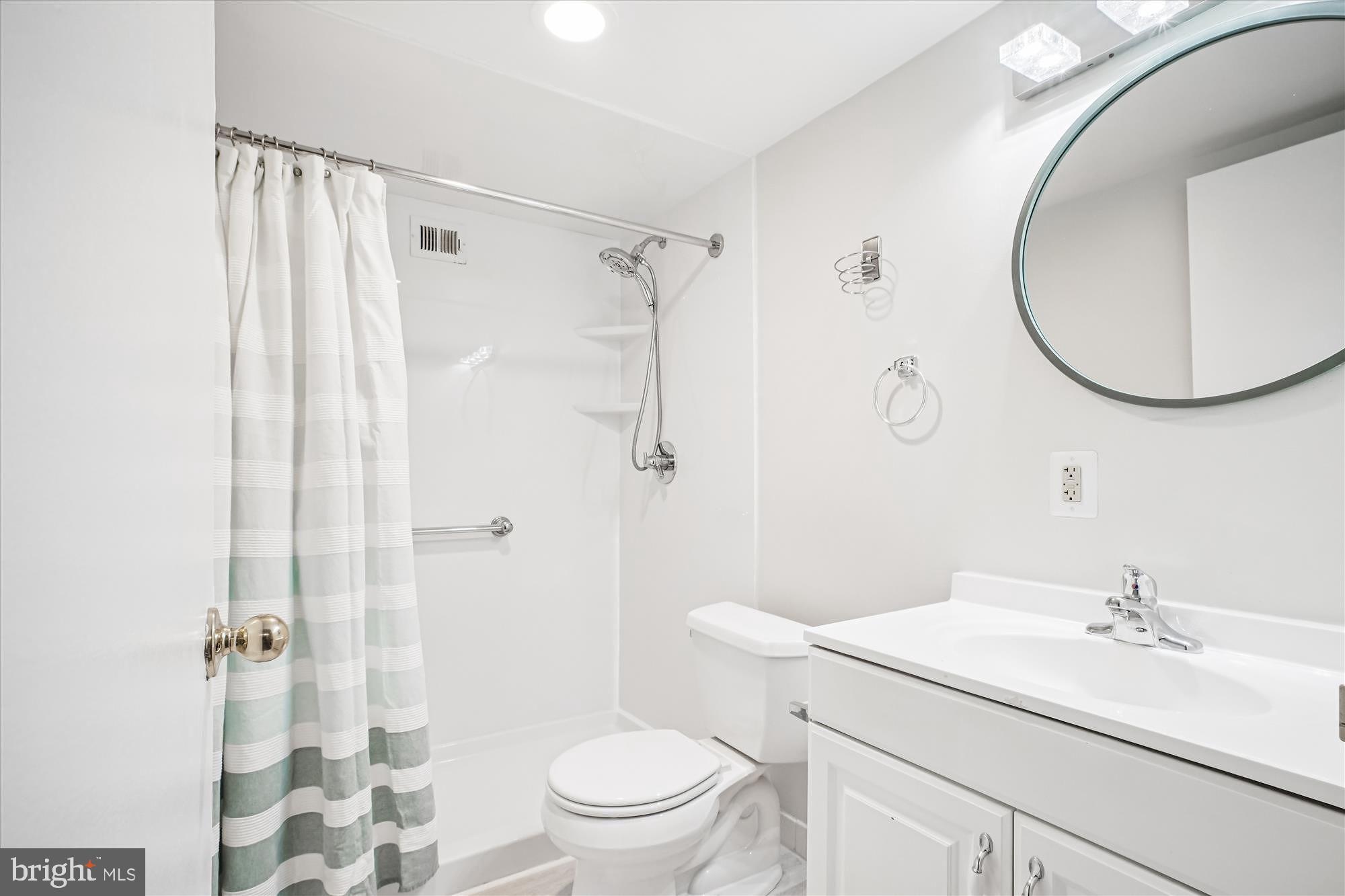 IDYLWOOD TOWERS CONDO - Residential Lease