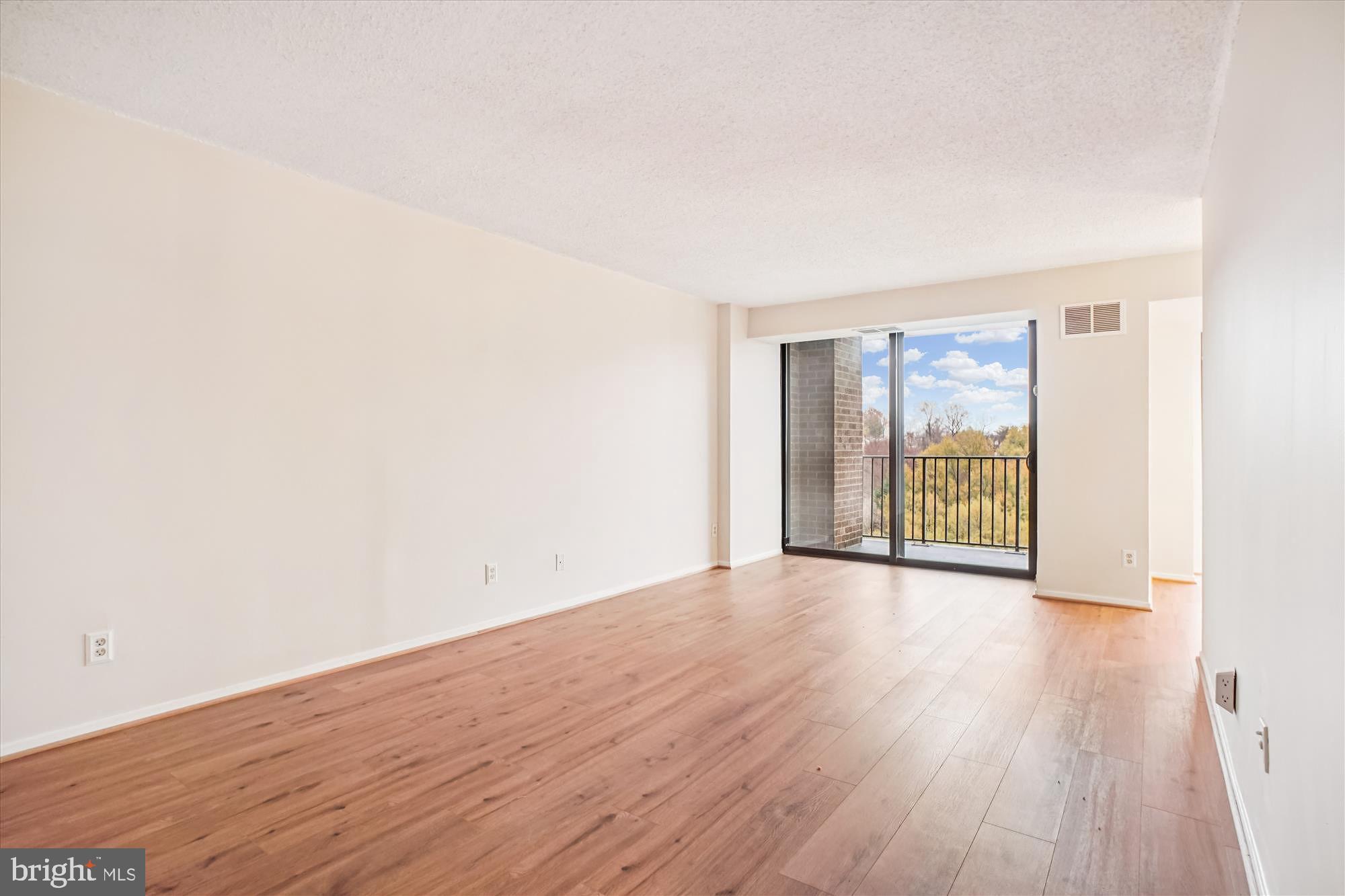 IDYLWOOD TOWERS CONDO - Residential Lease