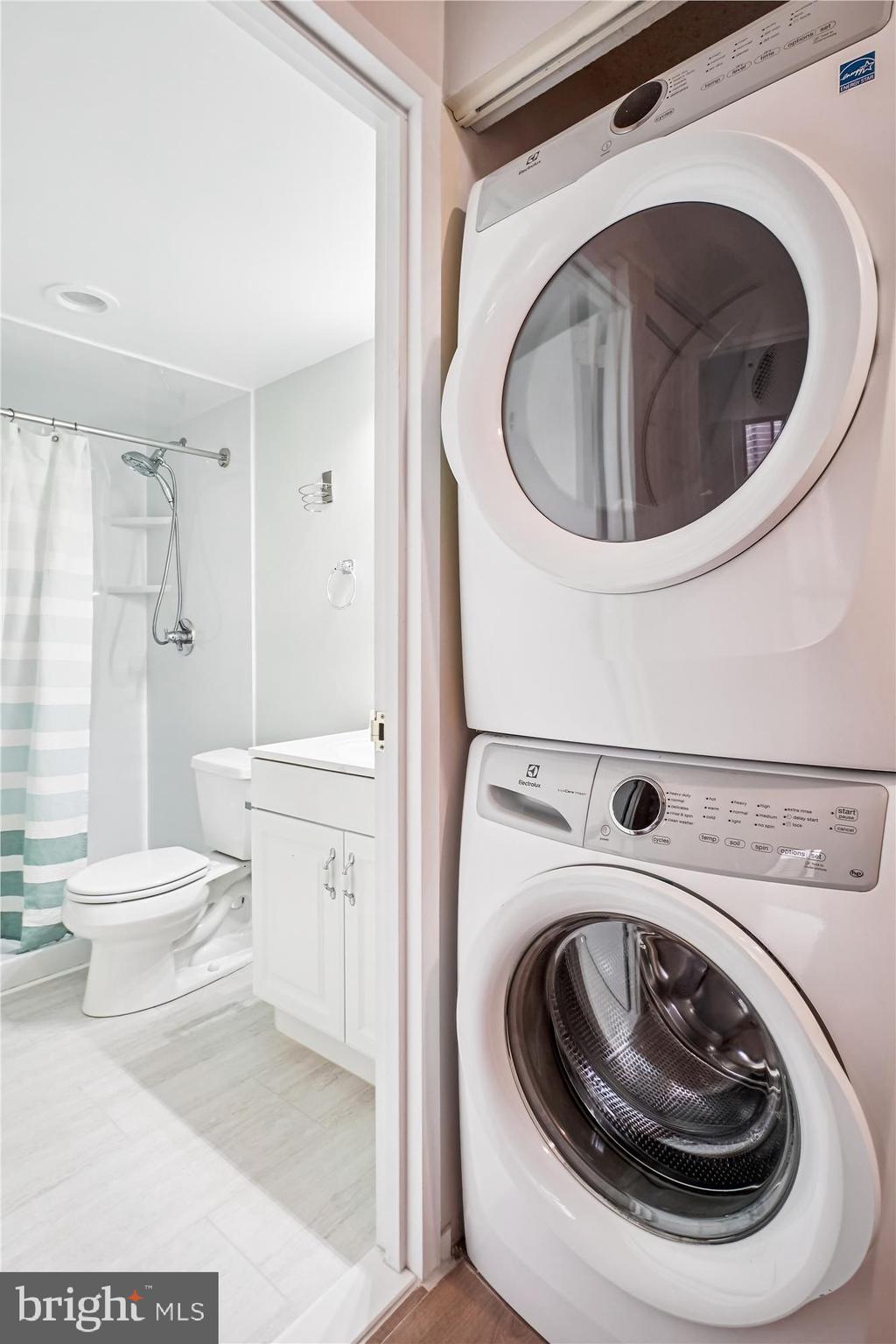 IDYLWOOD TOWERS CONDO - Residential Lease