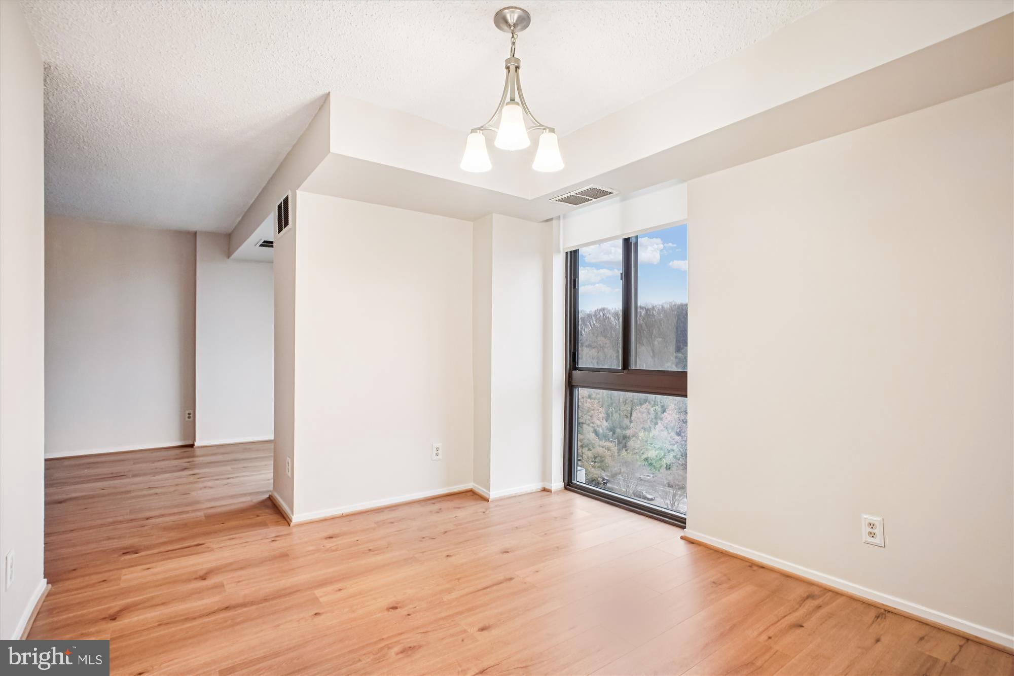 IDYLWOOD TOWERS CONDO - Residential Lease