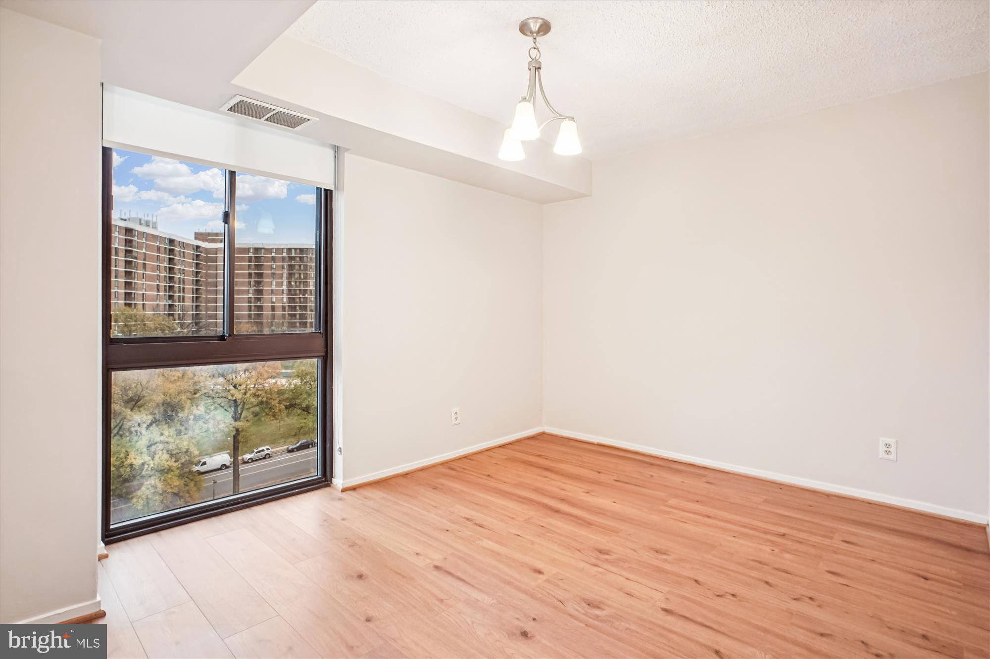 IDYLWOOD TOWERS CONDO - Residential Lease