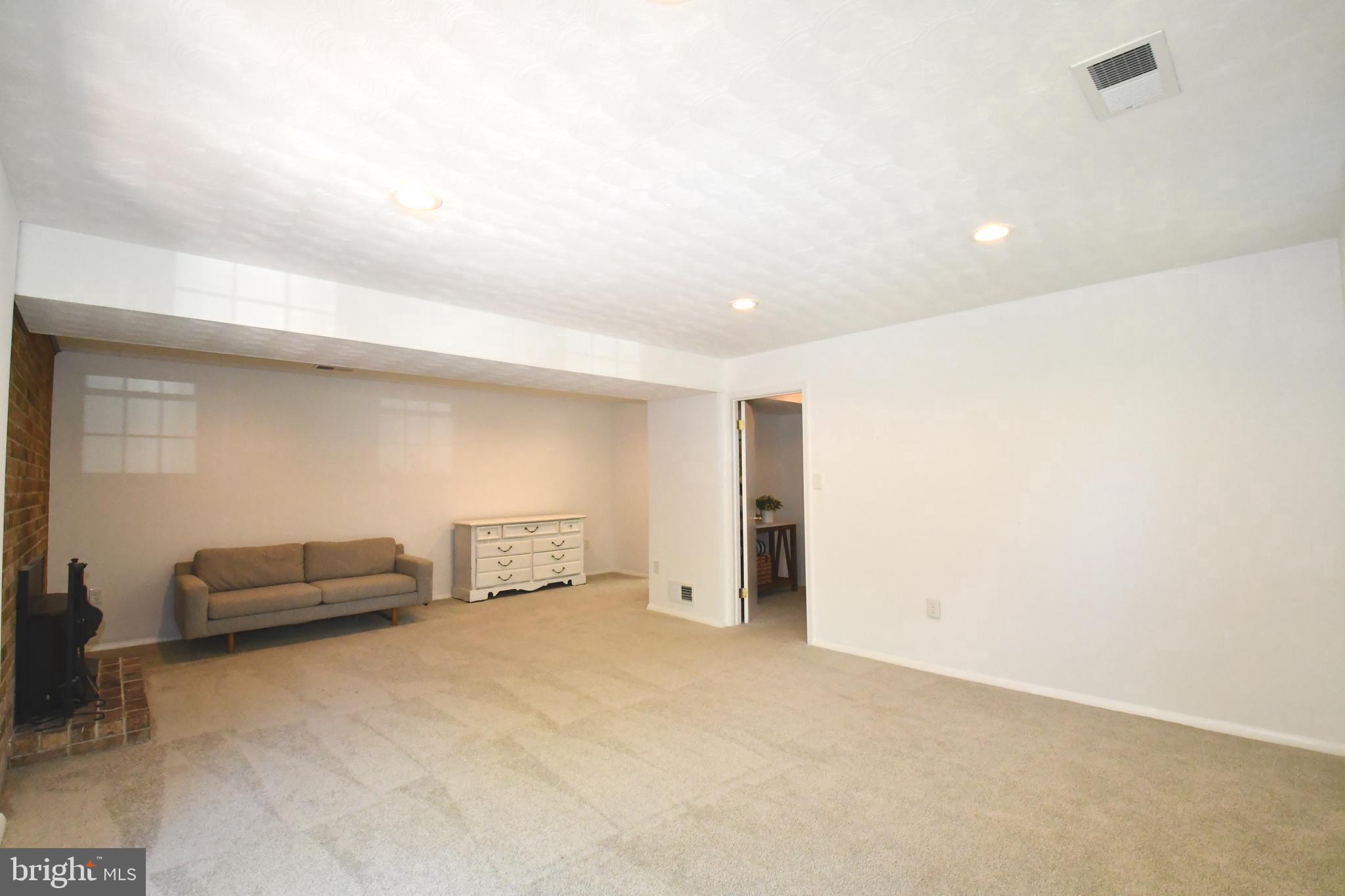 LAKE RIDGE - HARBOR - Residential Lease