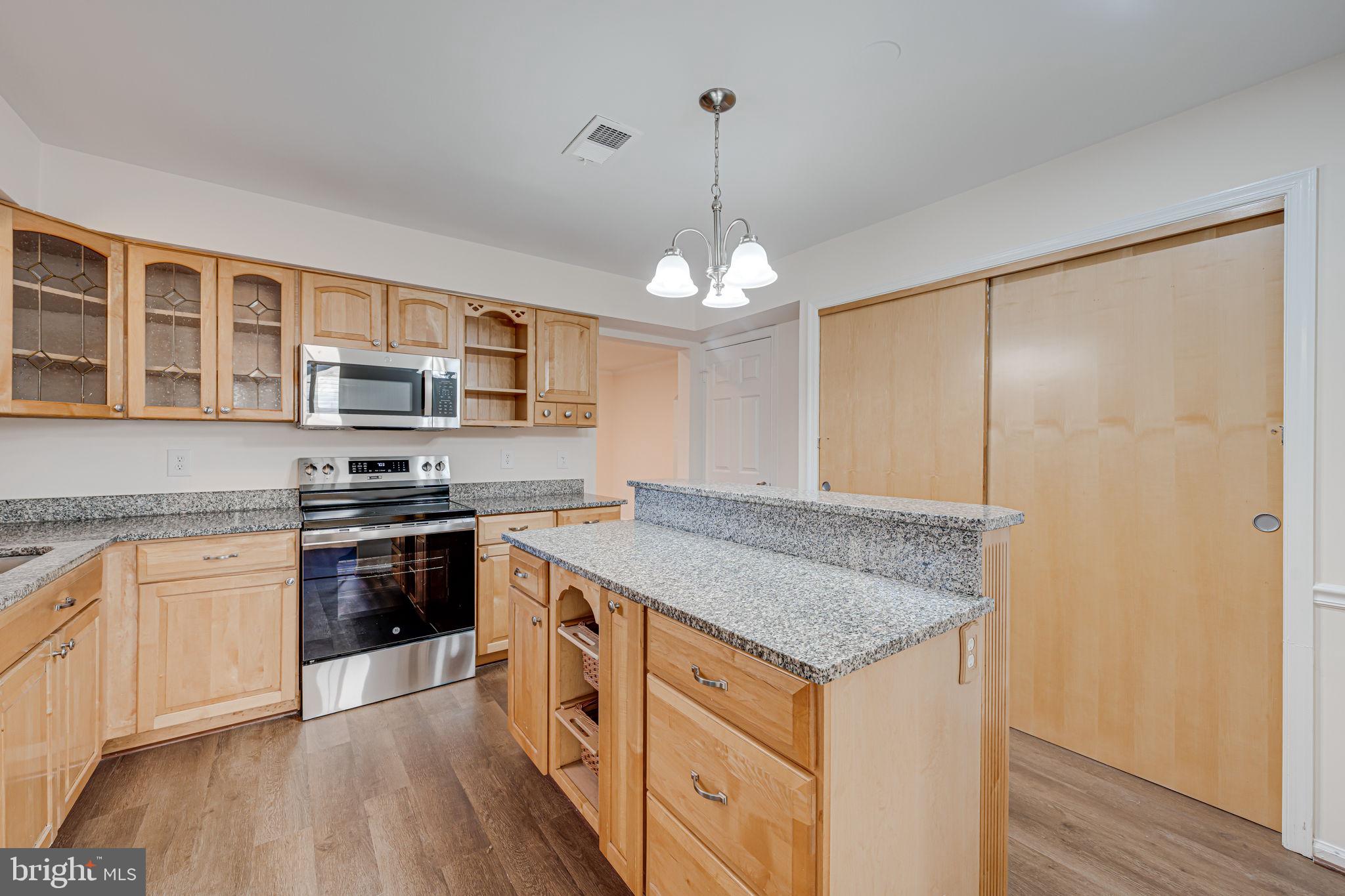 LAKE RIDGE - Residential