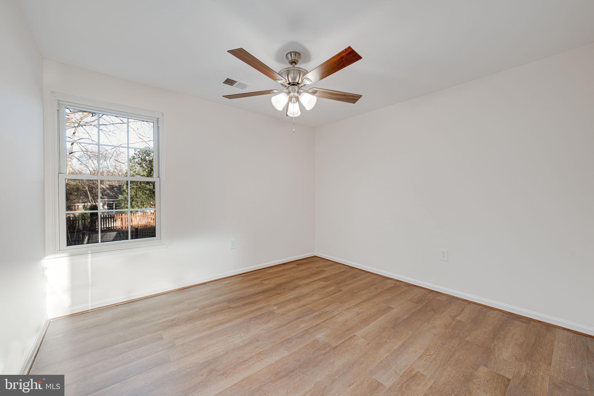 LAKE RIDGE - Residential