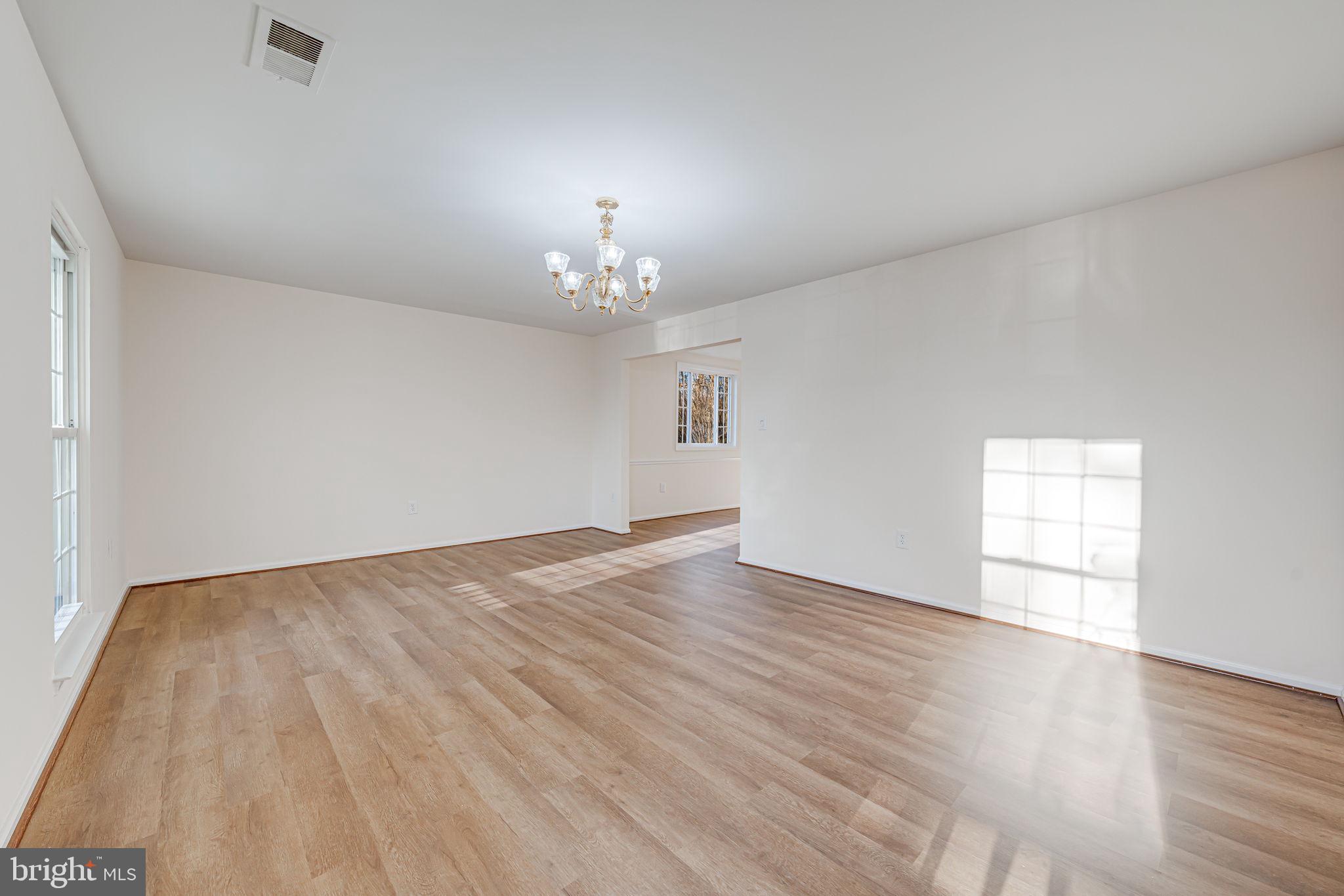 LAKE RIDGE - Residential