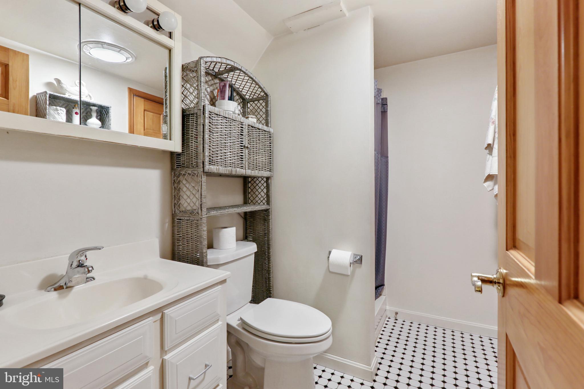 MIDDLE RIVER - Residential