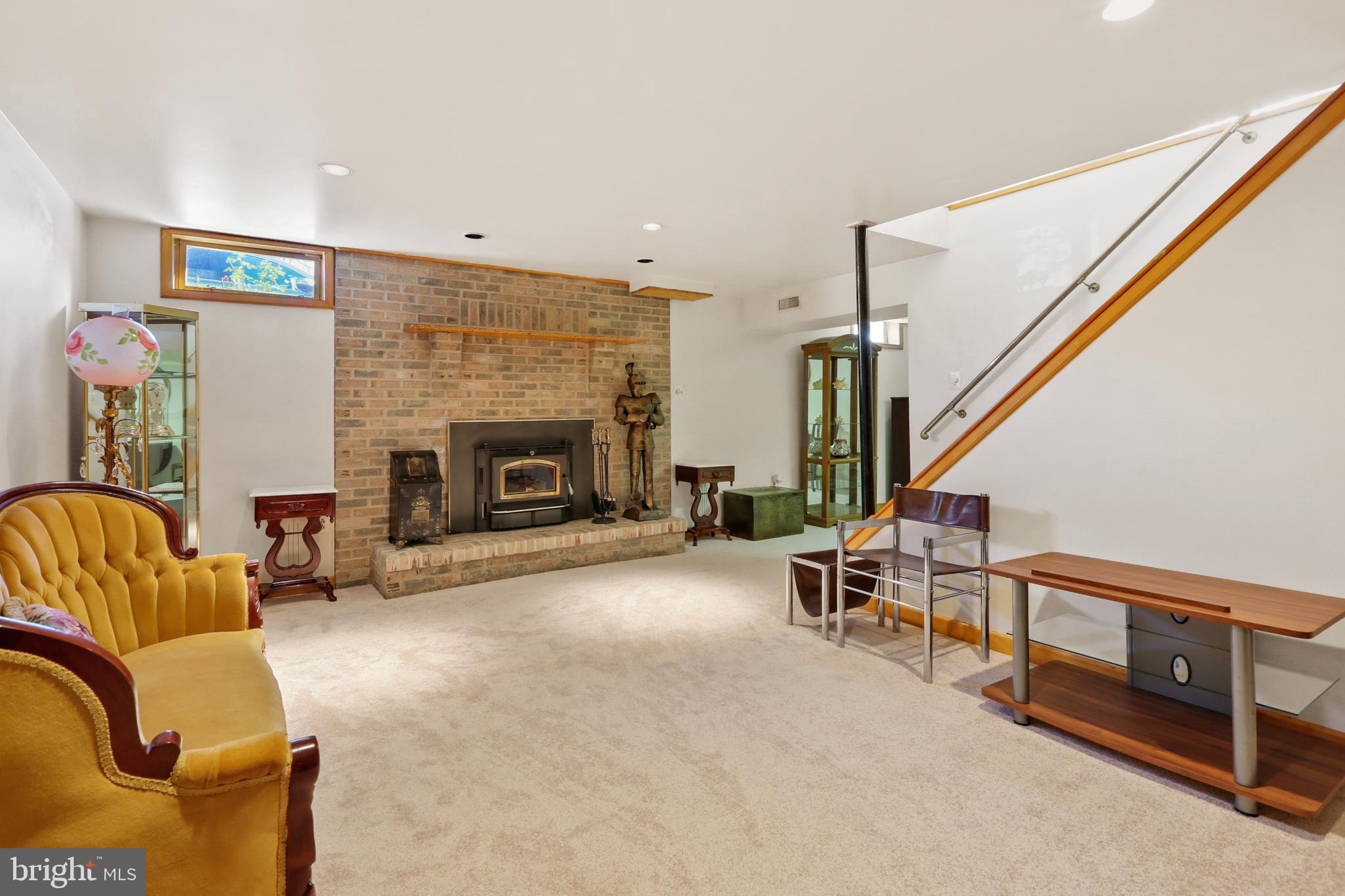 MIDDLE RIVER - Residential