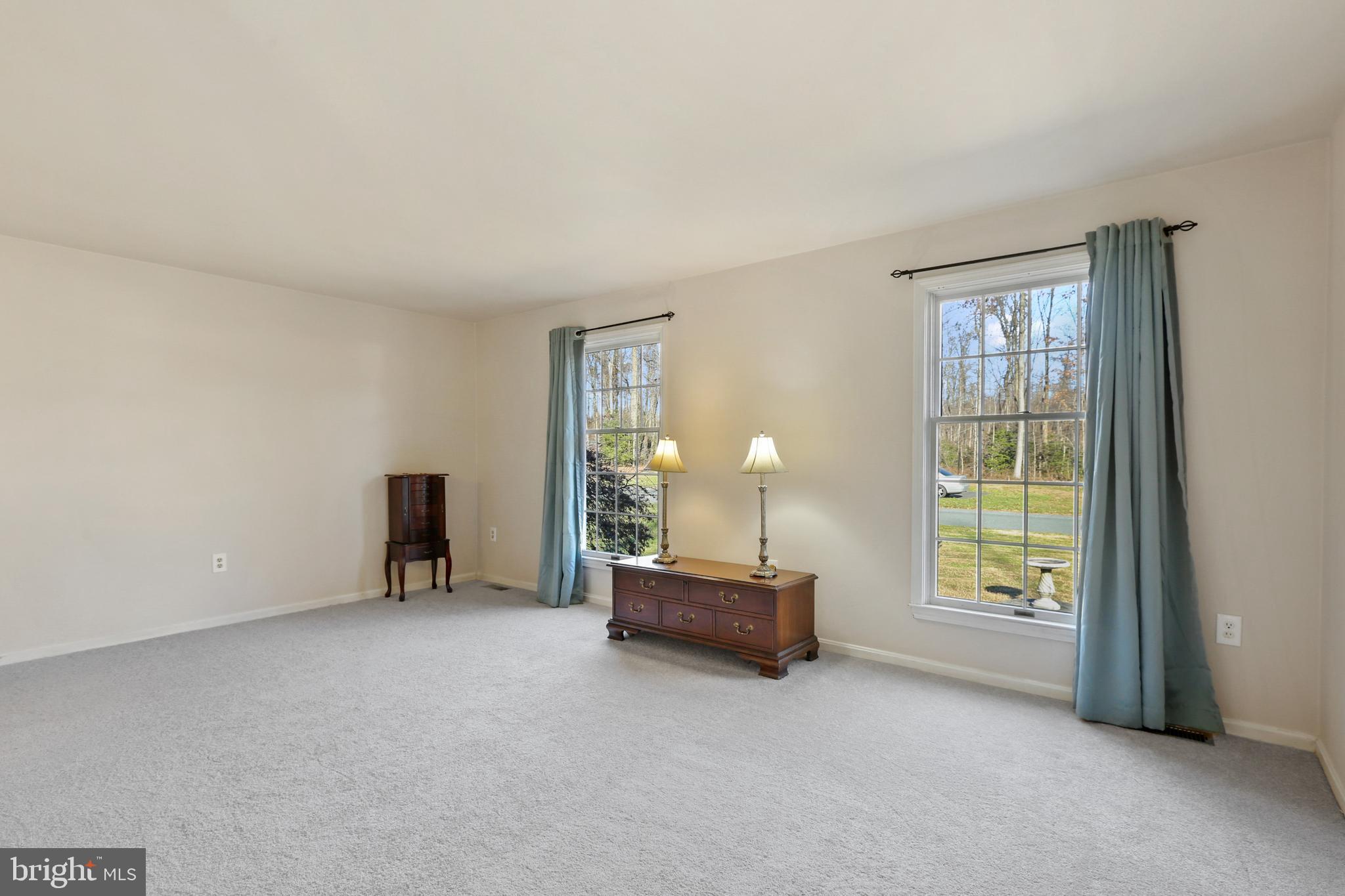 MIDDLE RIVER - Residential