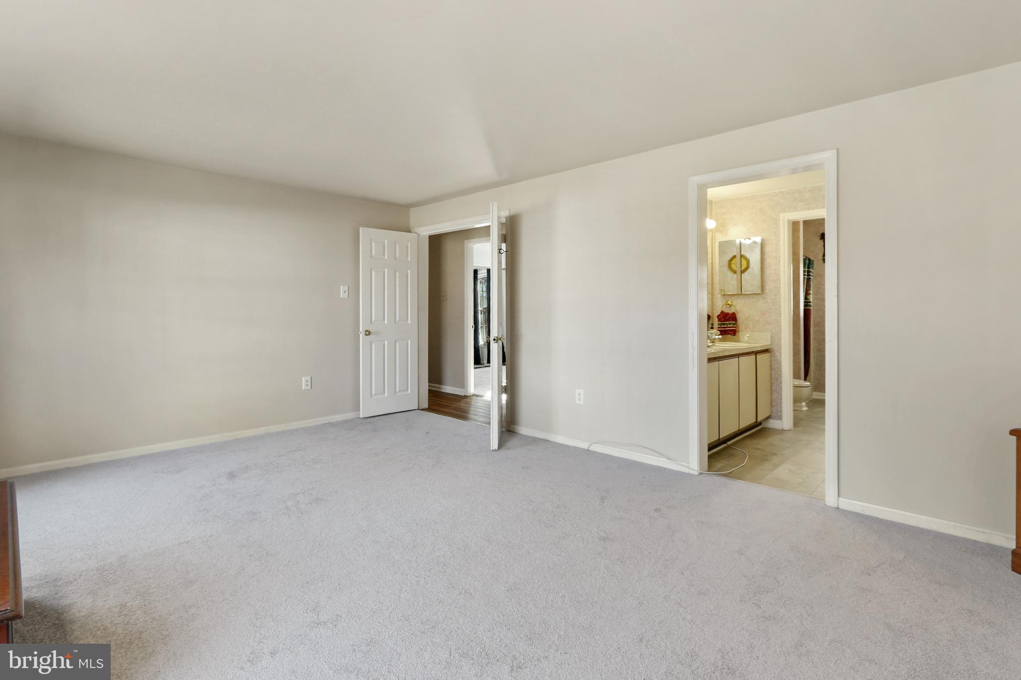 MIDDLE RIVER - Residential